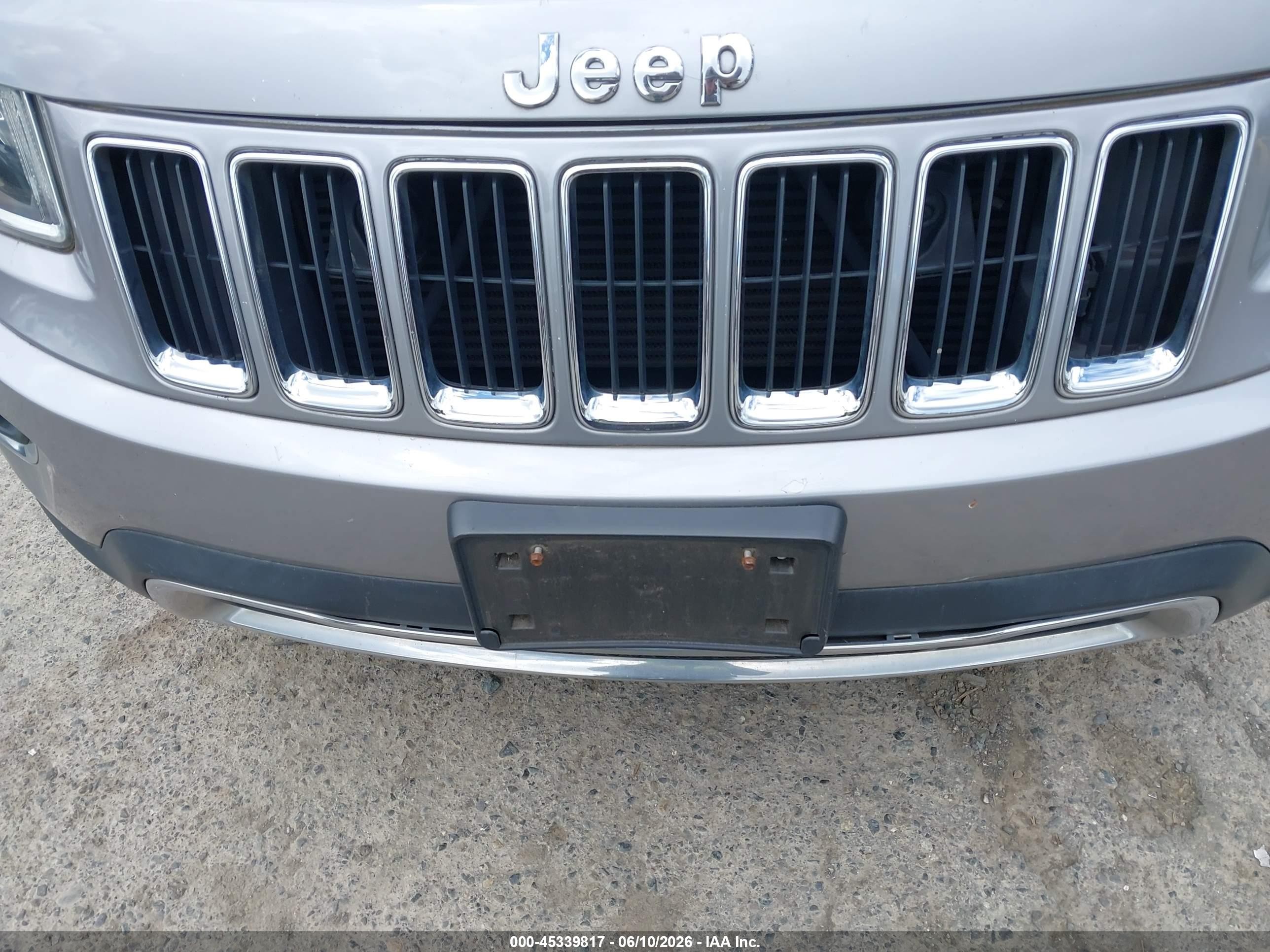 2015 Jeep Grand Cherokee Limited Silver vin: 1C4RJFBMXFC882017