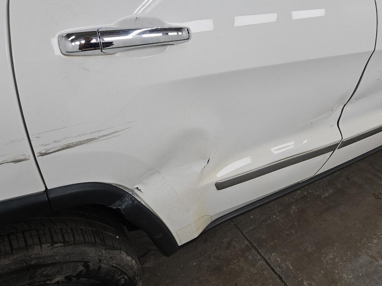 2013 Jeep Grand Cherokee Limited White vin: 1C4RJFBT0DC601251 Damage: Right Rear Door, Broken, Replacement Required