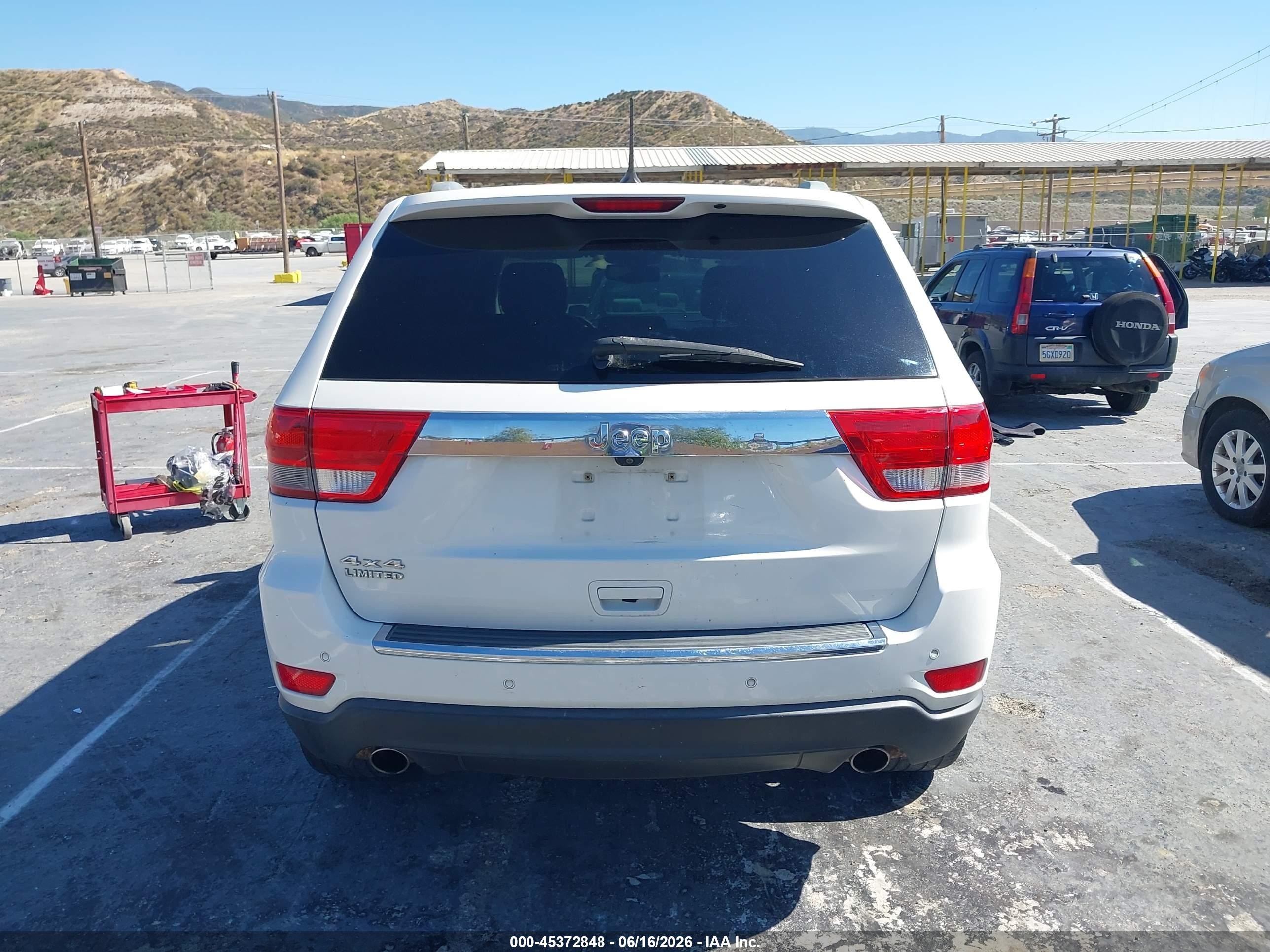 2012 Jeep Grand Cherokee Limited White vin: 1C4RJFBT2CC140391