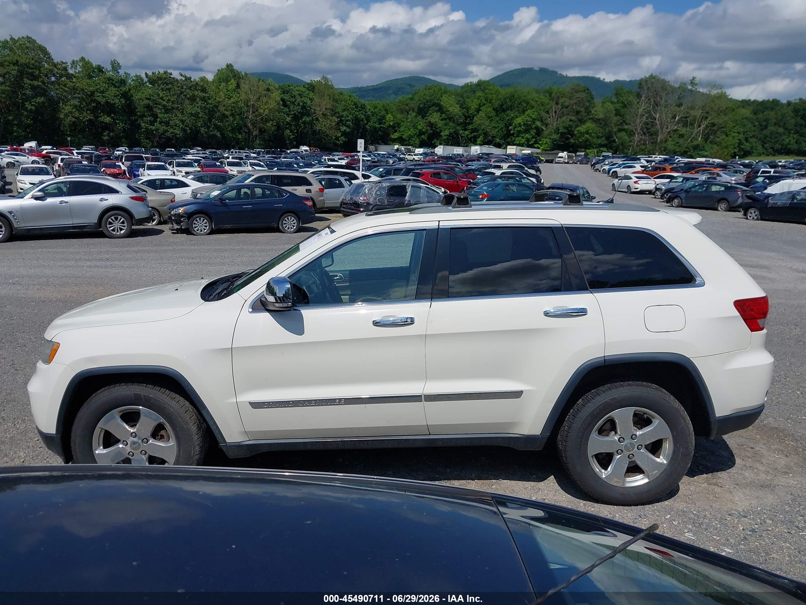 2012 Jeep Grand Cherokee Limited White vin: 1C4RJFBT3CC273287