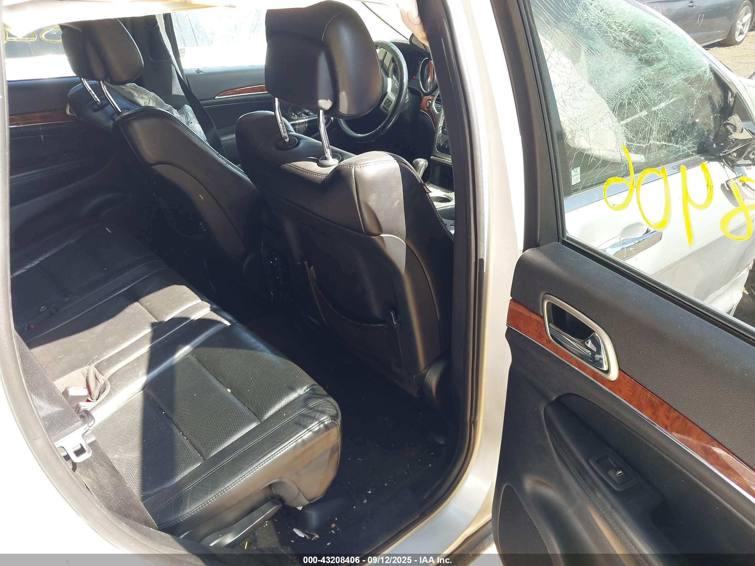 2013 Jeep Grand Cherokee Limited Silver vin: 1C4RJFBT5DC525784