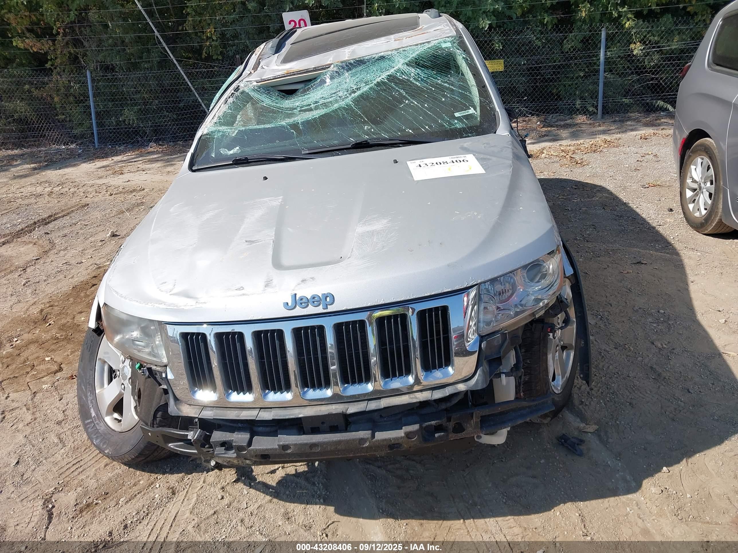2013 Jeep Grand Cherokee Limited Silver vin: 1C4RJFBT5DC525784