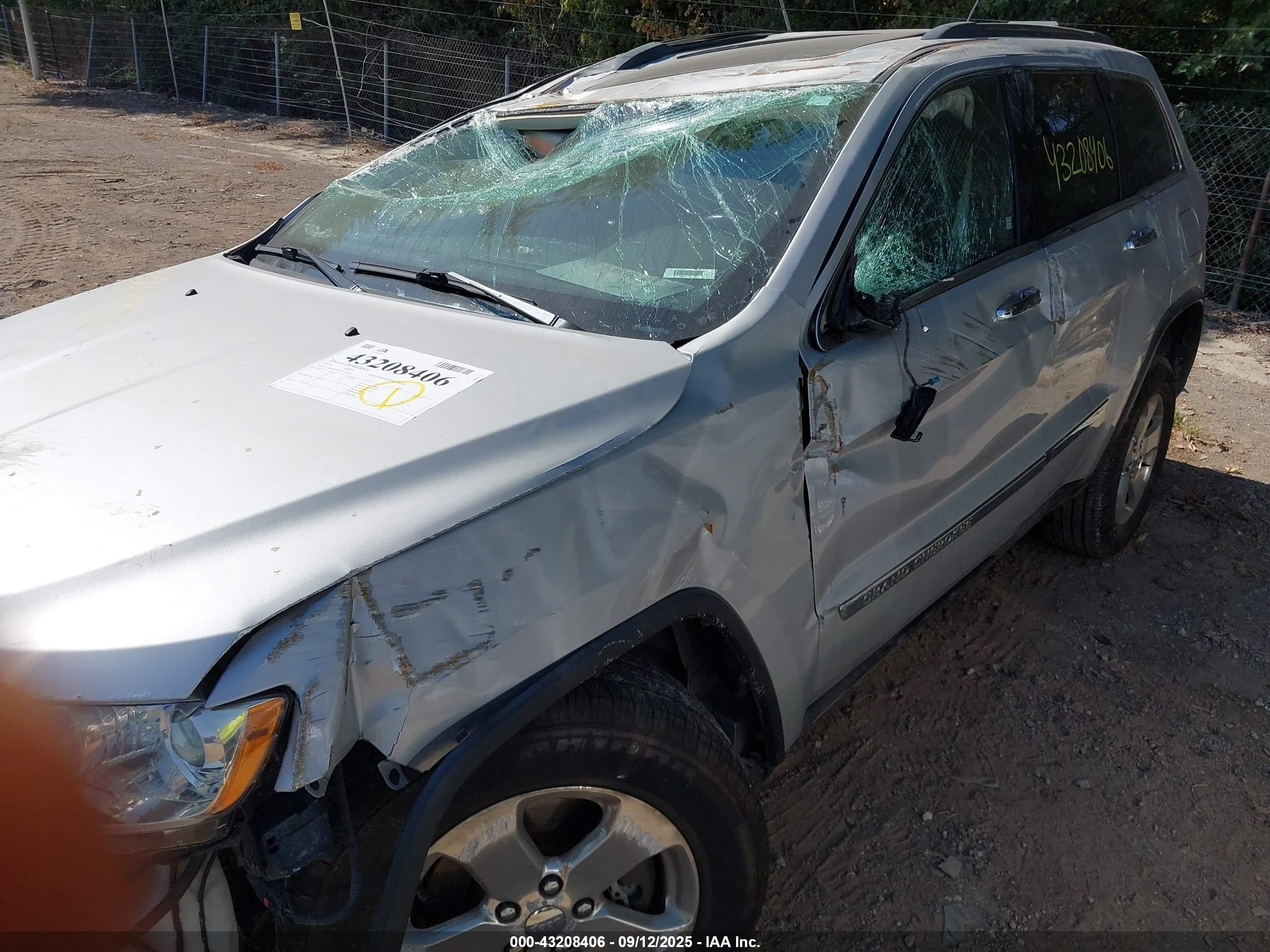 2013 Jeep Grand Cherokee Limited Silver vin: 1C4RJFBT5DC525784