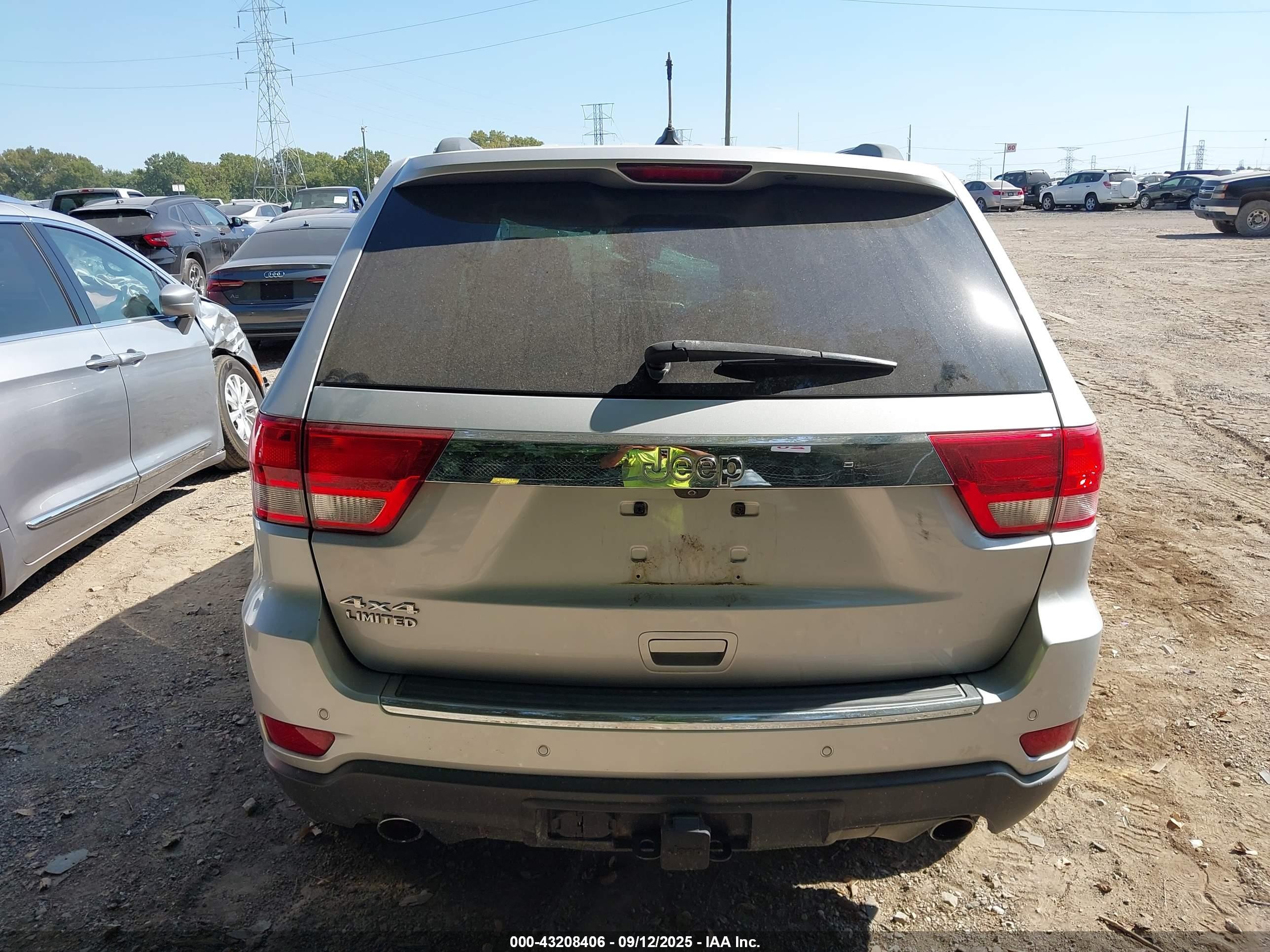 2013 Jeep Grand Cherokee Limited Silver vin: 1C4RJFBT5DC525784
