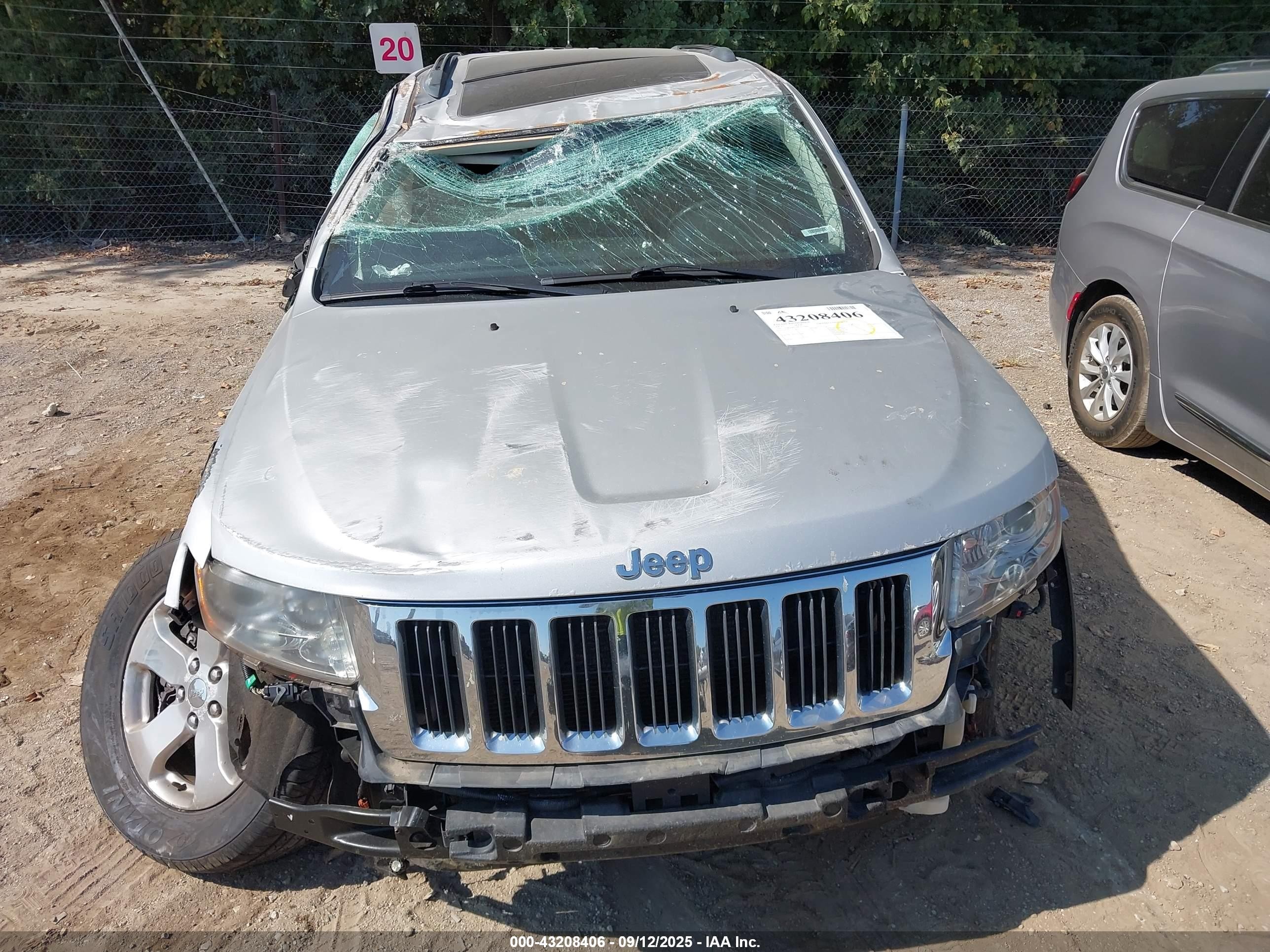 2013 Jeep Grand Cherokee Limited Silver vin: 1C4RJFBT5DC525784