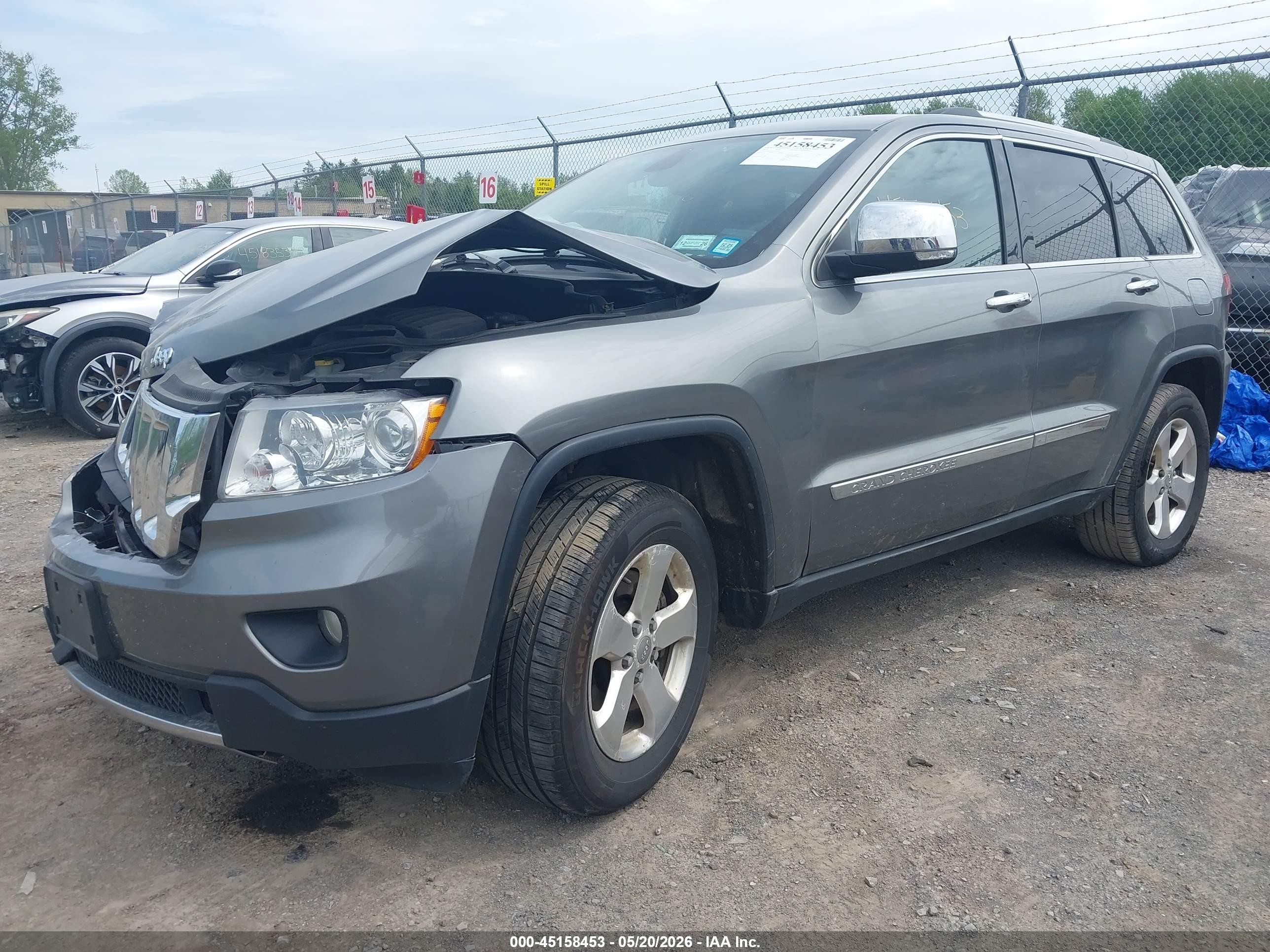 2013 Jeep Grand Cherokee Limited Silver vin: 1C4RJFBT8DC600316