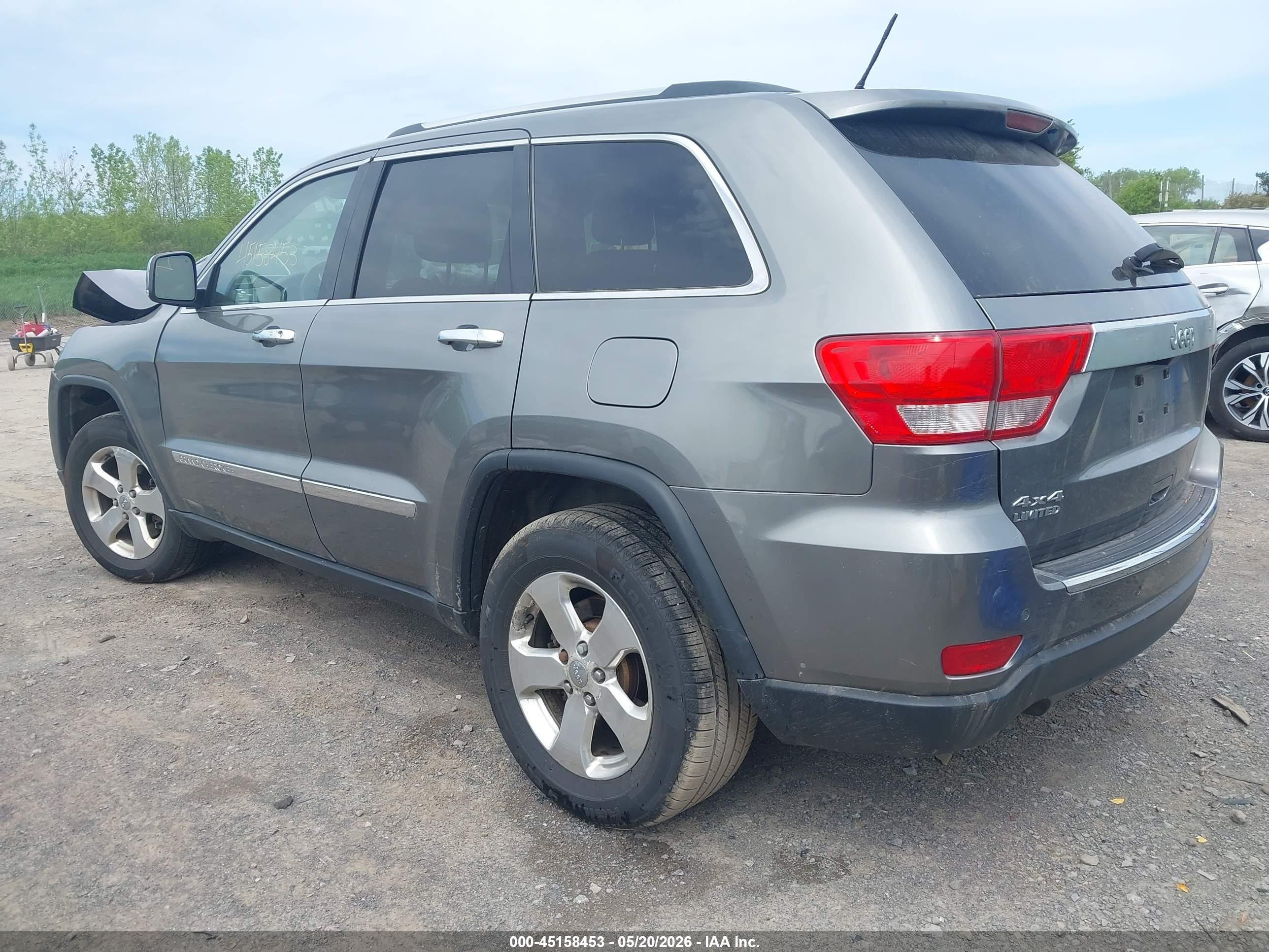 2013 Jeep Grand Cherokee Limited Silver vin: 1C4RJFBT8DC600316