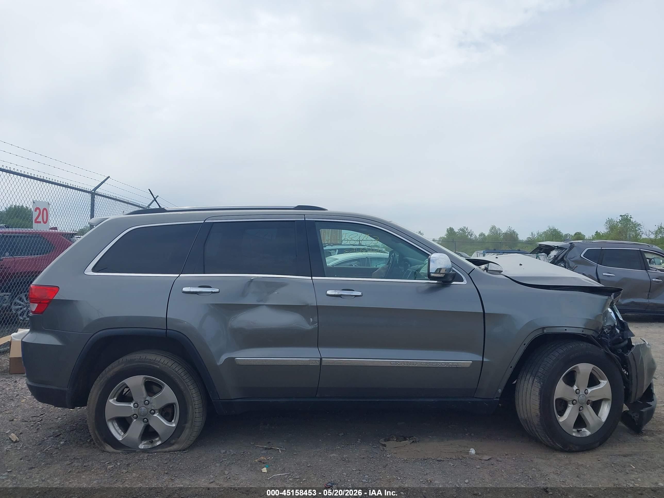 2013 Jeep Grand Cherokee Limited Silver vin: 1C4RJFBT8DC600316