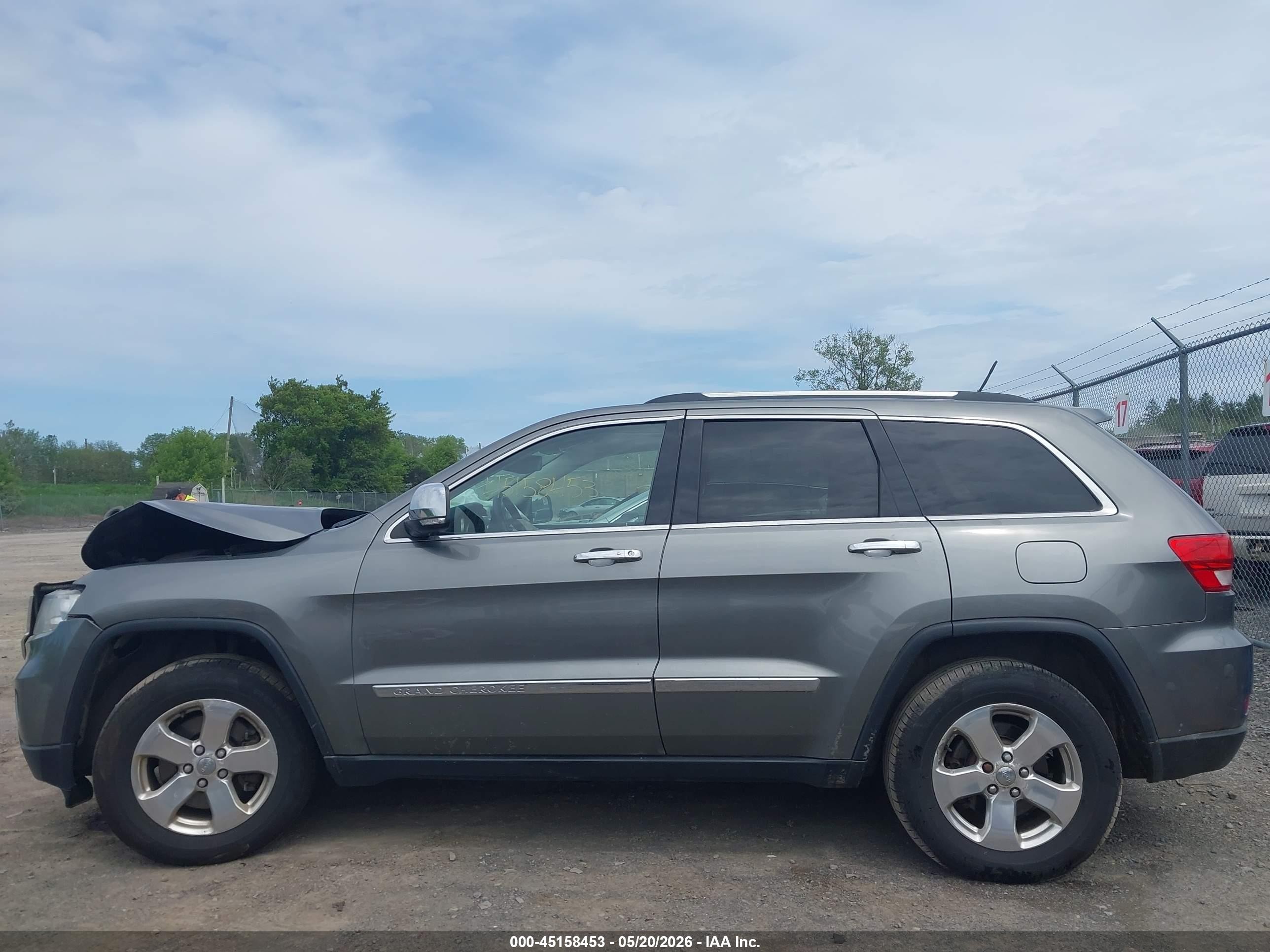 2013 Jeep Grand Cherokee Limited Silver vin: 1C4RJFBT8DC600316
