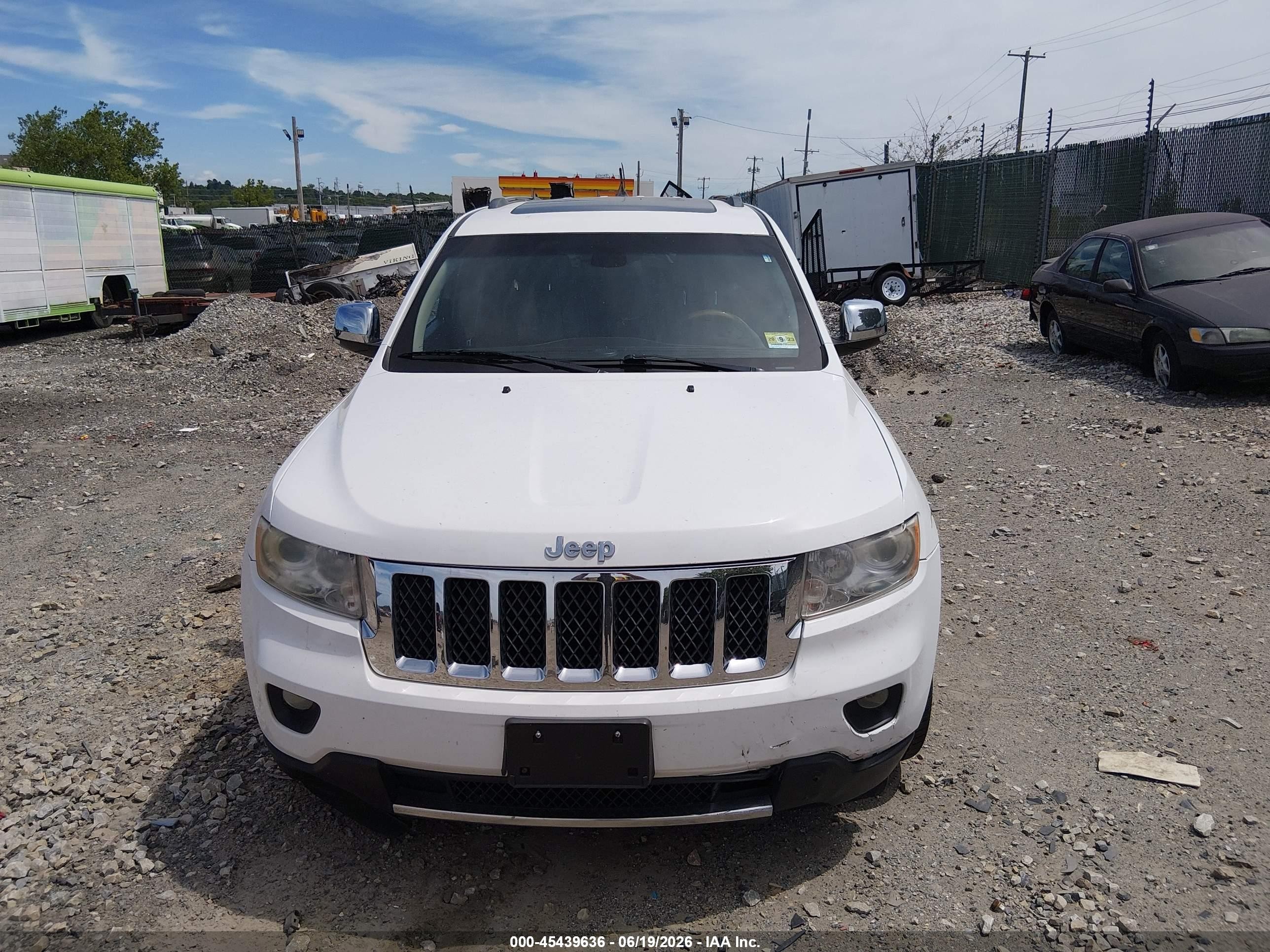 2013 Jeep Grand Cherokee Overland White vin: 1C4RJFCG0DC522342