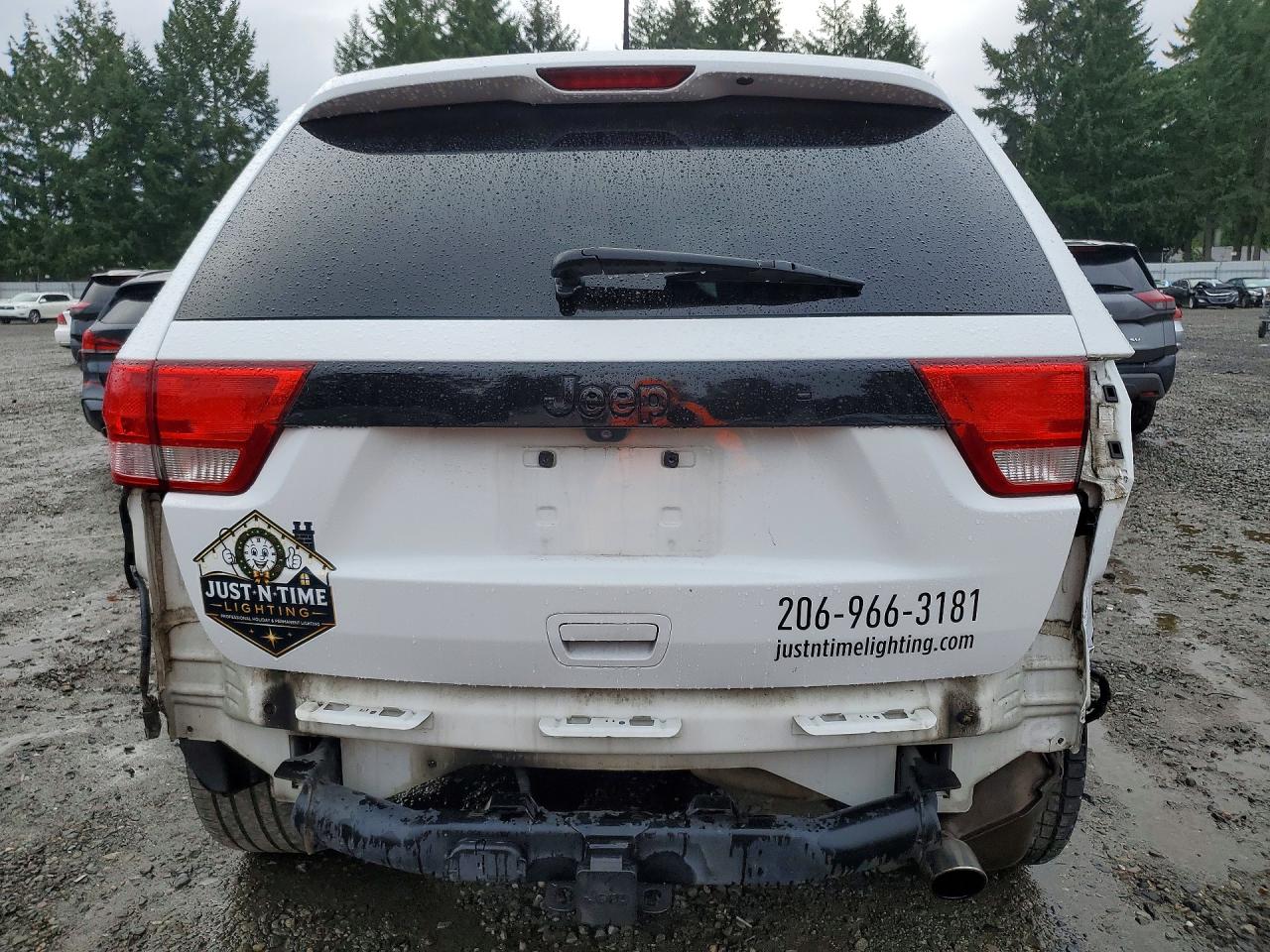 2013 Jeep Grand Cherokee Overland White vin: 1C4RJFCG0DC627978