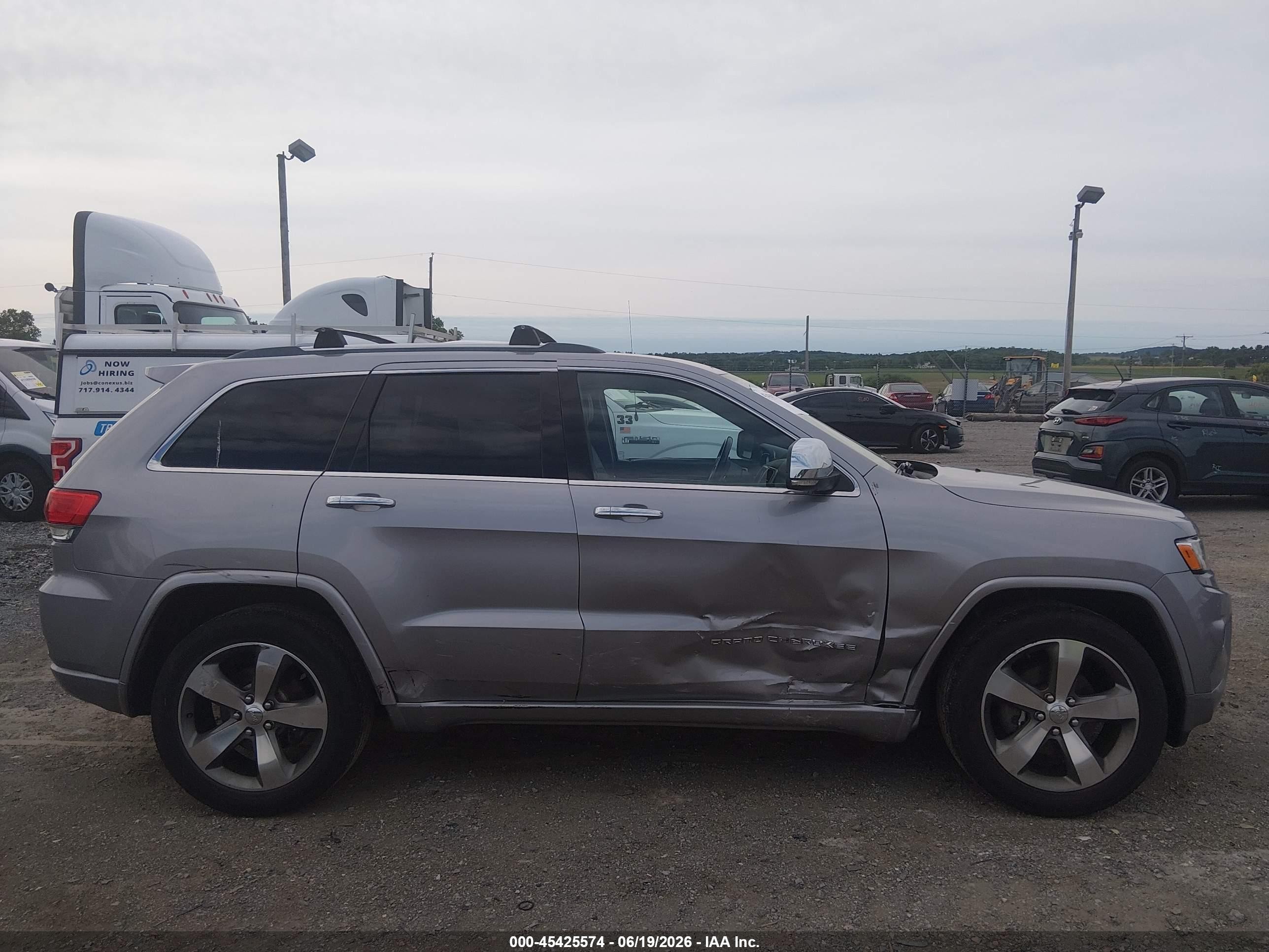 2015 Jeep Grand Cherokee Overland Silver vin: 1C4RJFCG0FC238003