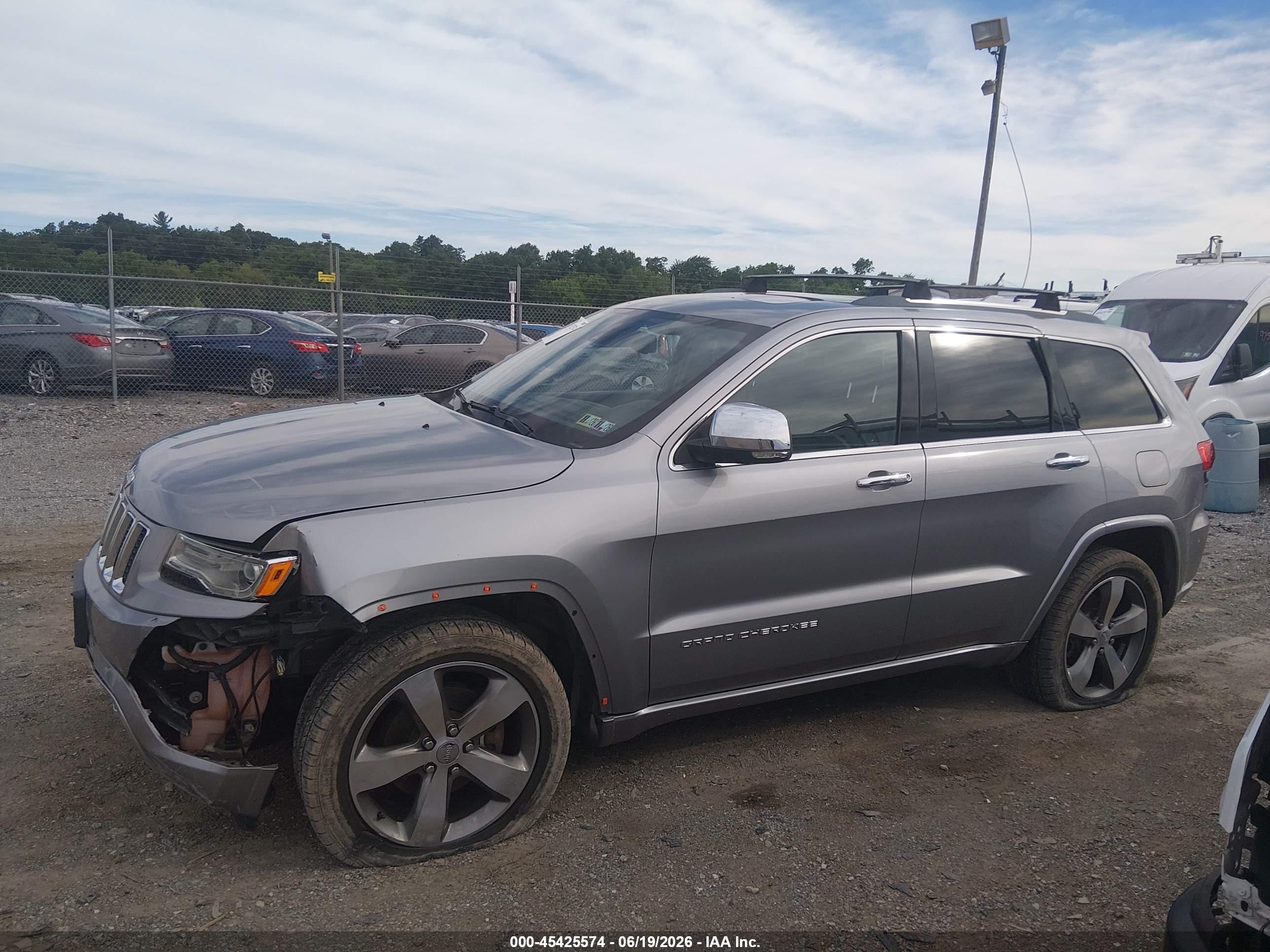 2015 Jeep Grand Cherokee Overland Silver vin: 1C4RJFCG0FC238003
