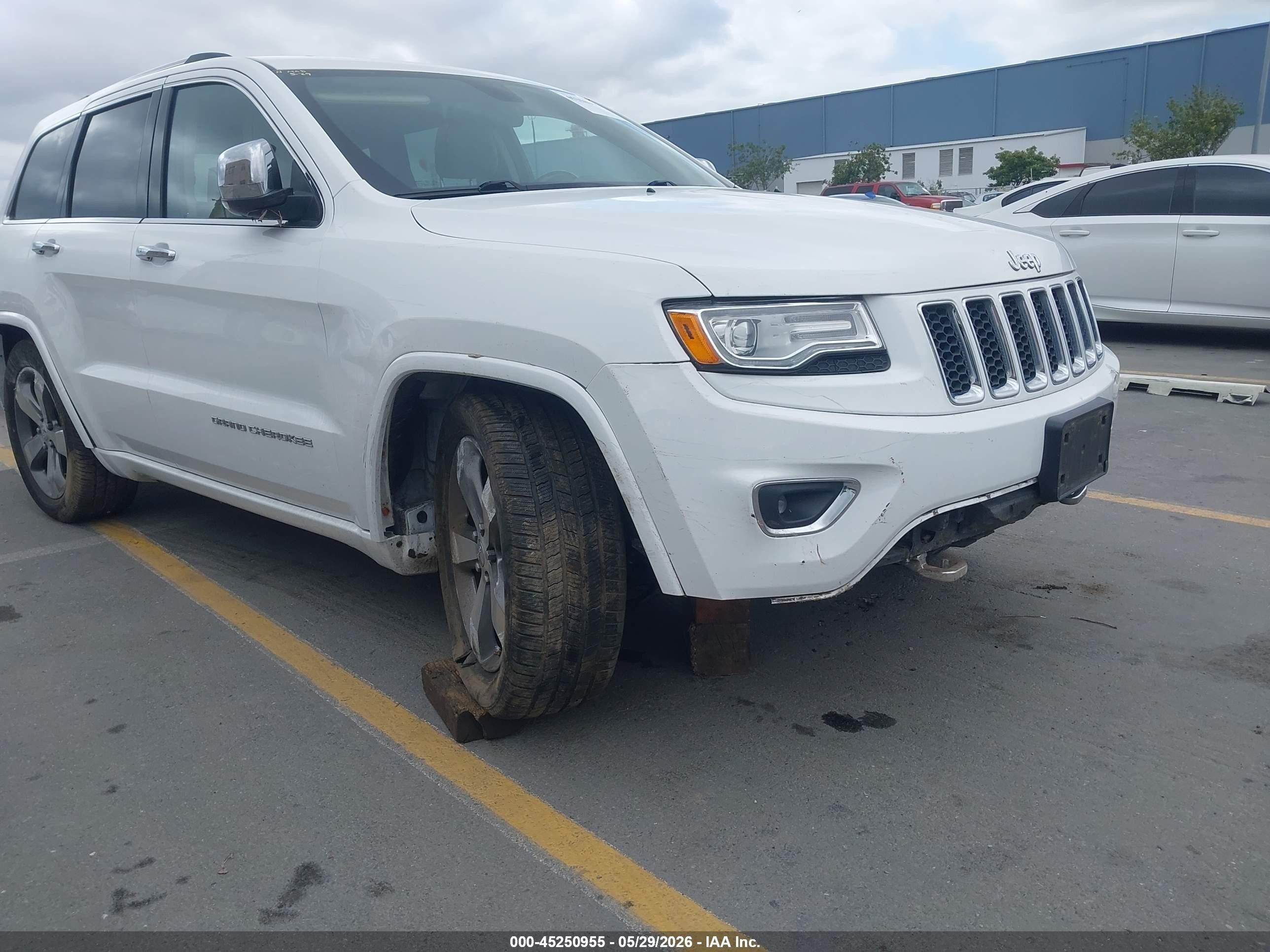 2015 Jeep Grand Cherokee Overland White vin: 1C4RJFCG0FC628423