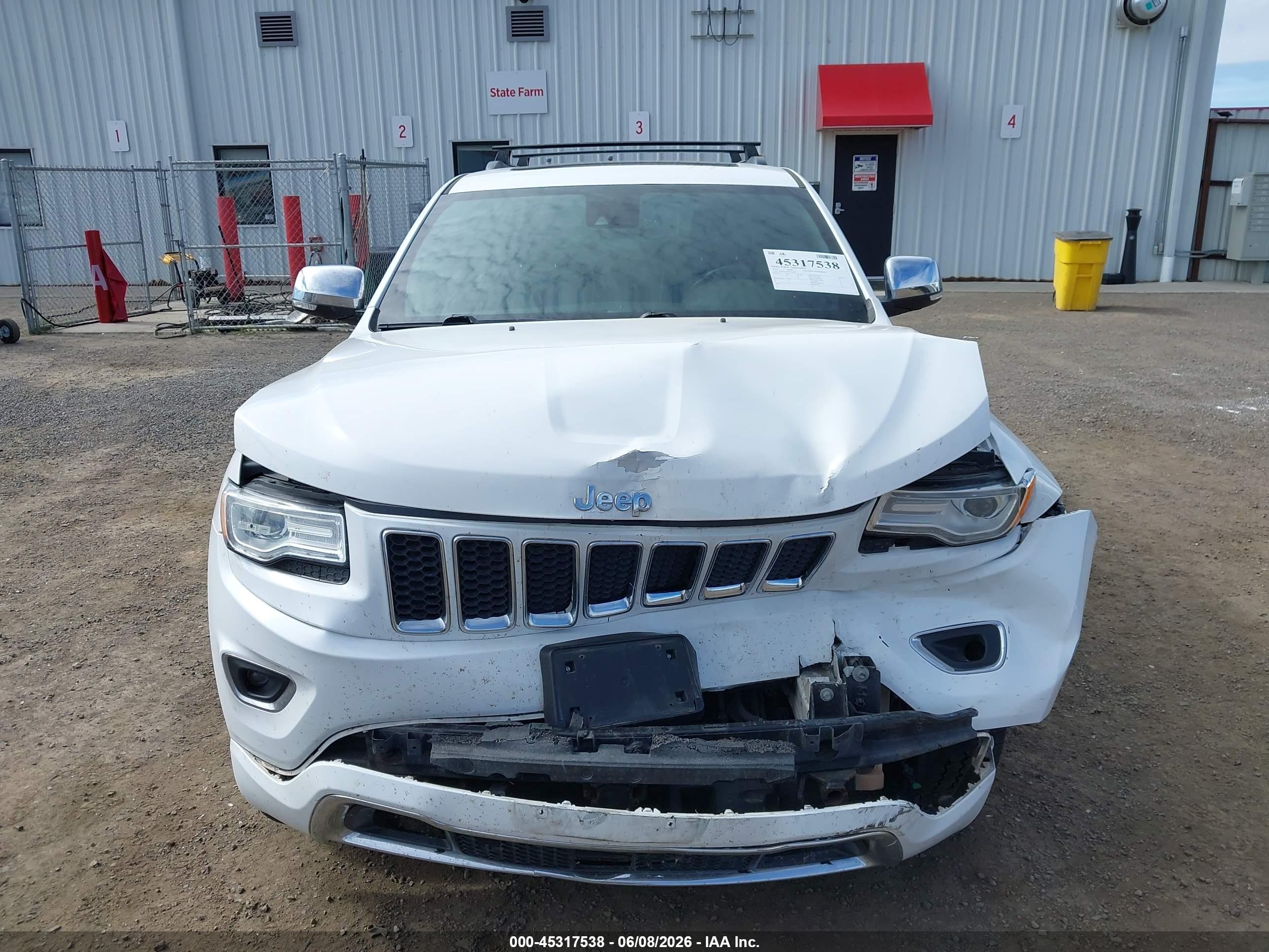 2015 Jeep Grand Cherokee Overland White vin: 1C4RJFCG0FC726528