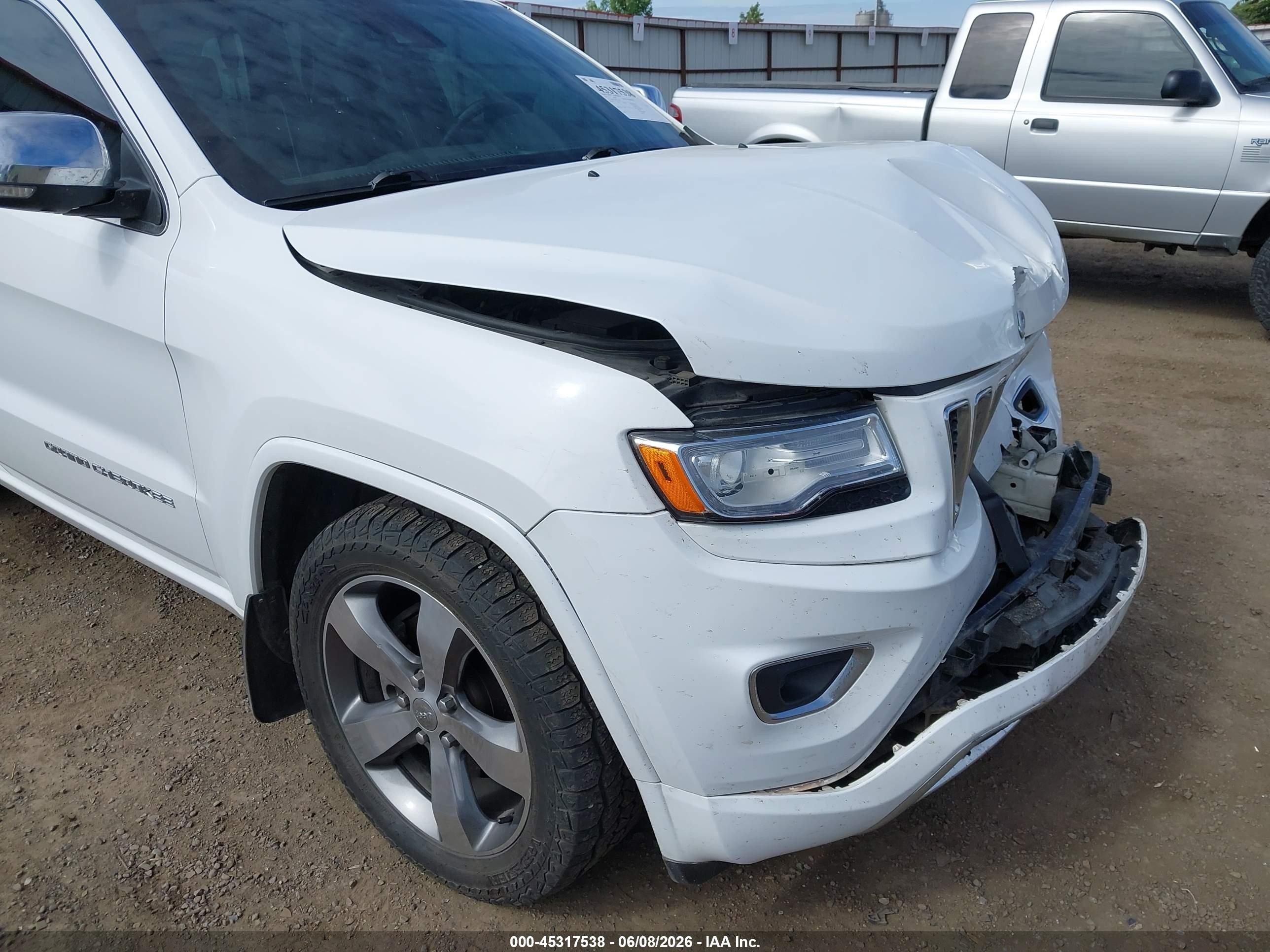 2015 Jeep Grand Cherokee Overland White vin: 1C4RJFCG0FC726528