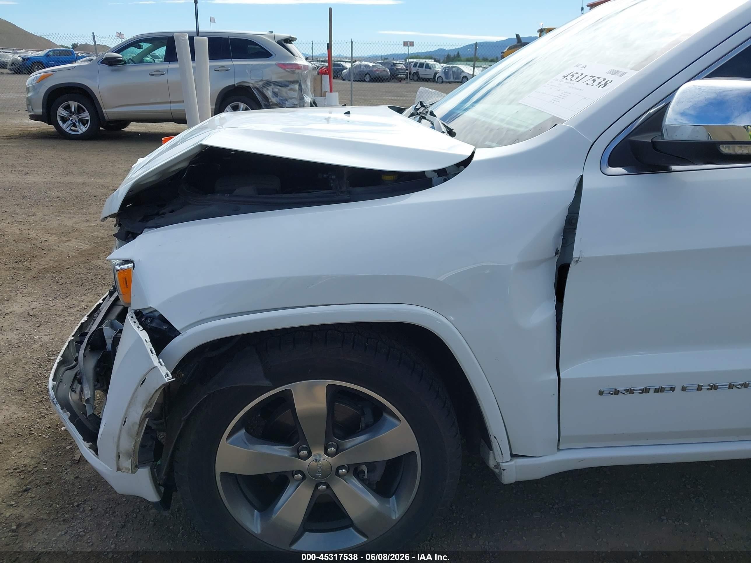 2015 Jeep Grand Cherokee Overland White vin: 1C4RJFCG0FC726528