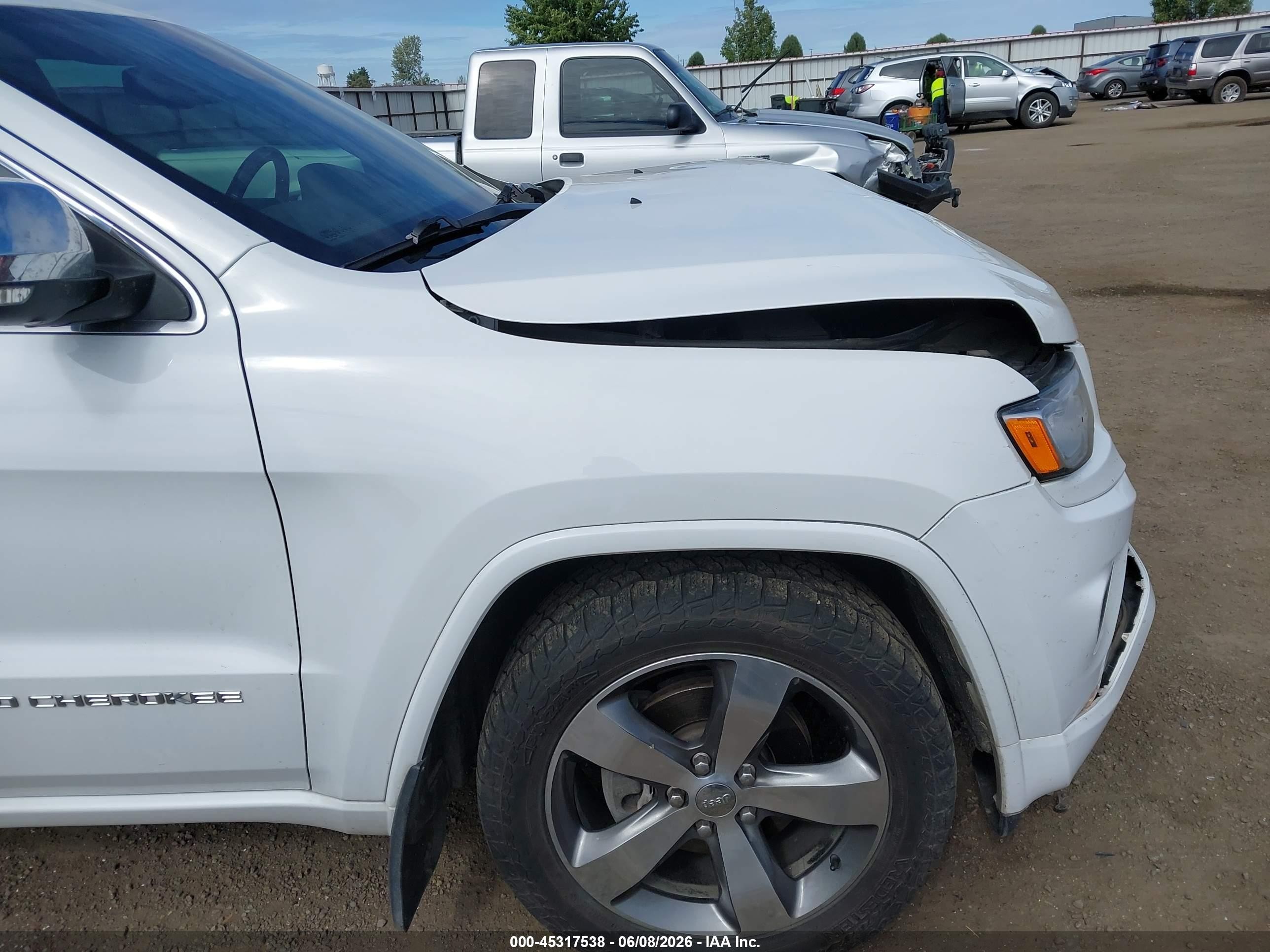 2015 Jeep Grand Cherokee Overland White vin: 1C4RJFCG0FC726528