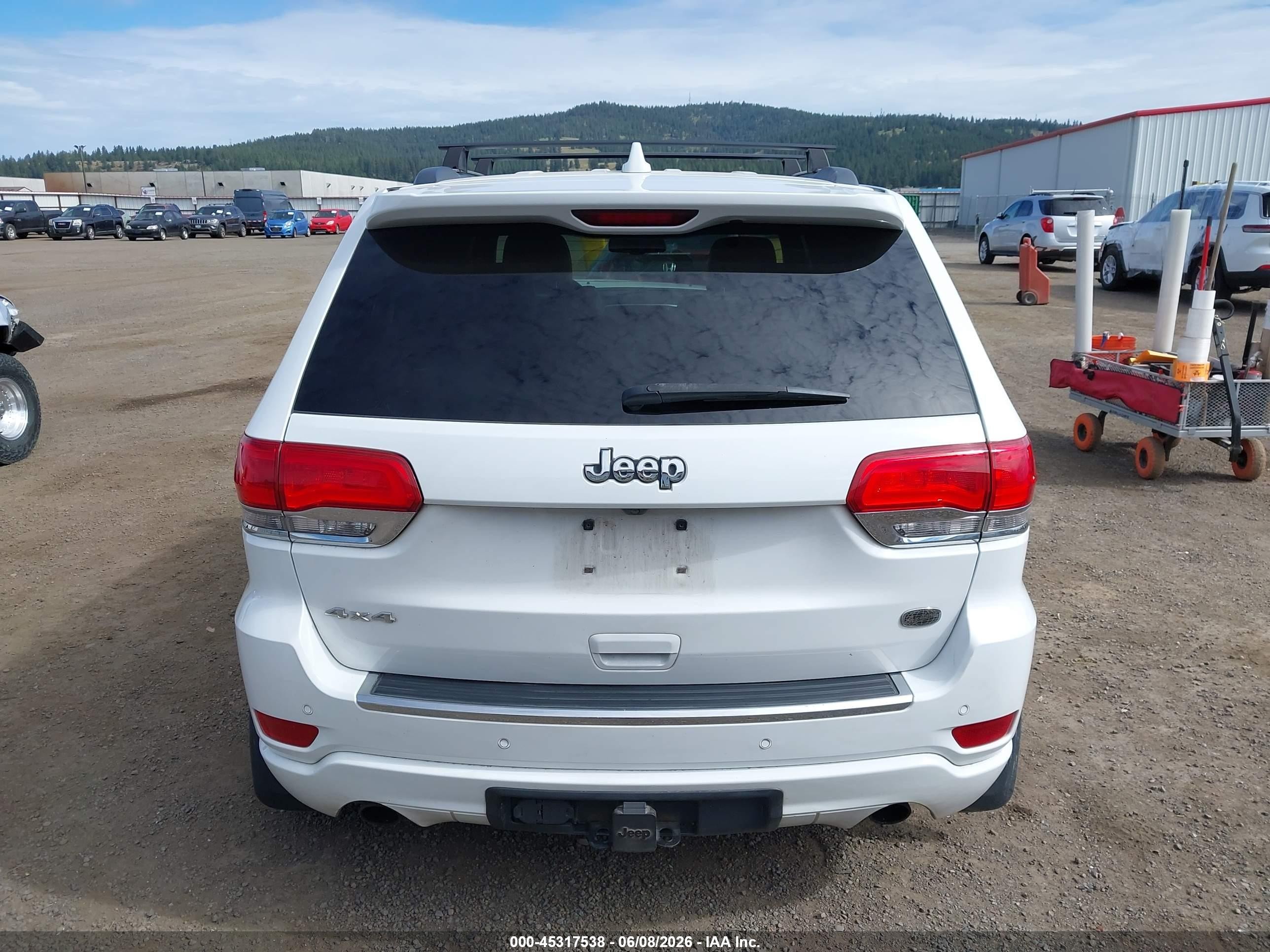 2015 Jeep Grand Cherokee Overland White vin: 1C4RJFCG0FC726528