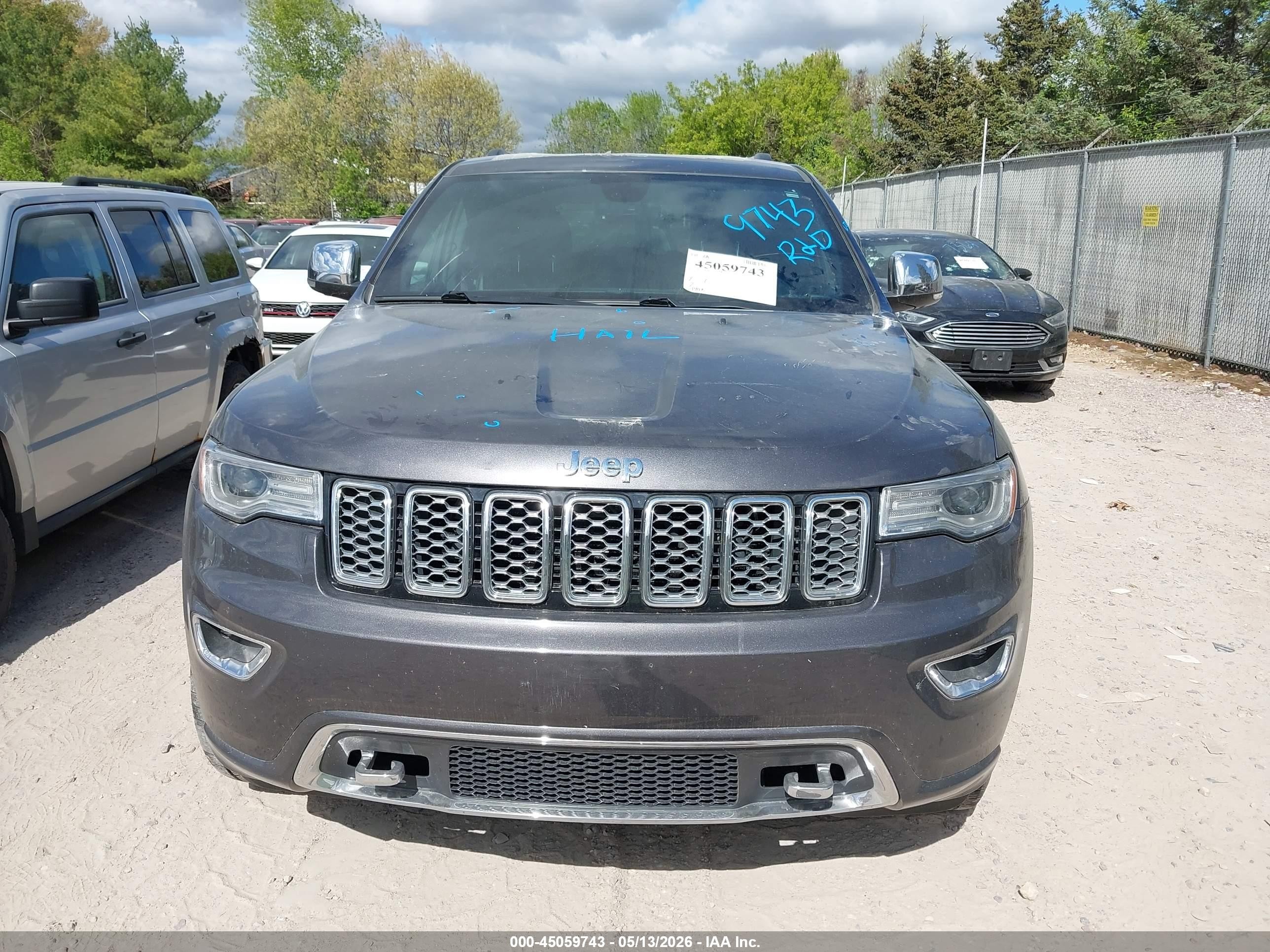 2017 Jeep Grand Cherokee Overland 4x4 Gray vin: 1C4RJFCG0HC680203