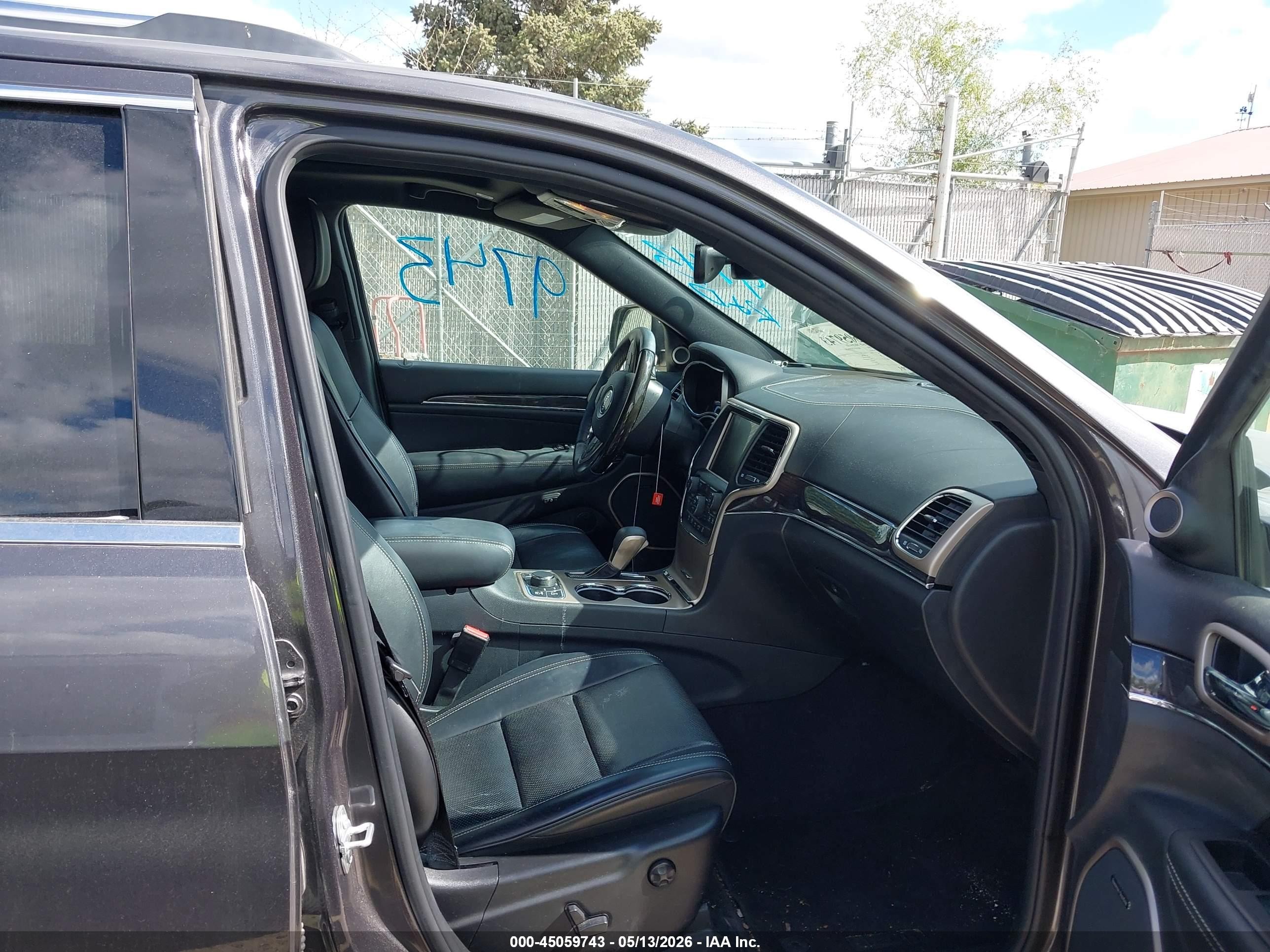 2017 Jeep Grand Cherokee Overland 4x4 Gray vin: 1C4RJFCG0HC680203