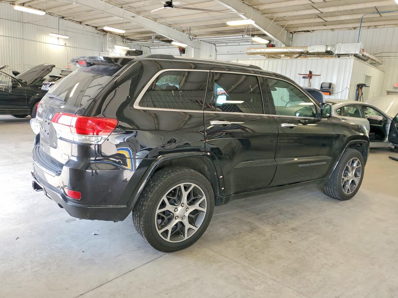 2019 Jeep Grand Cherokee Overland Black vin: 1C4RJFCG0KC666485