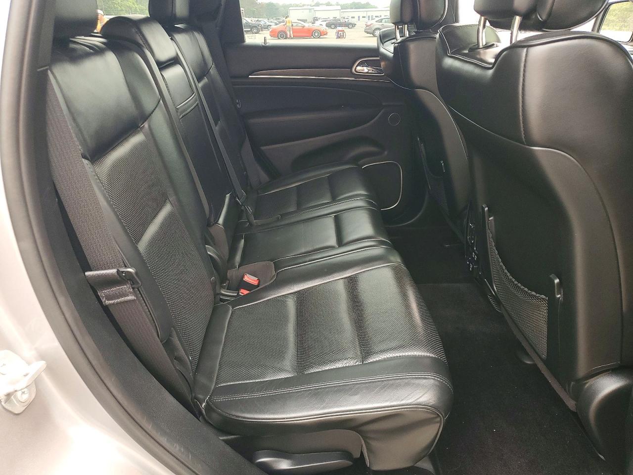 2018 Jeep Grand Cherokee Overland Silver vin: 1C4RJFCG1JC220151