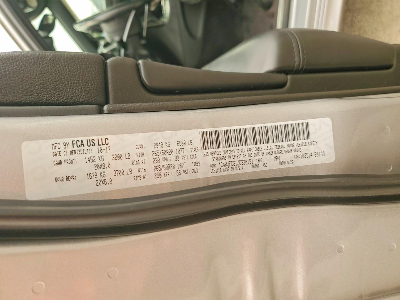 2018 Jeep Grand Cherokee Overland Silver vin: 1C4RJFCG1JC220151