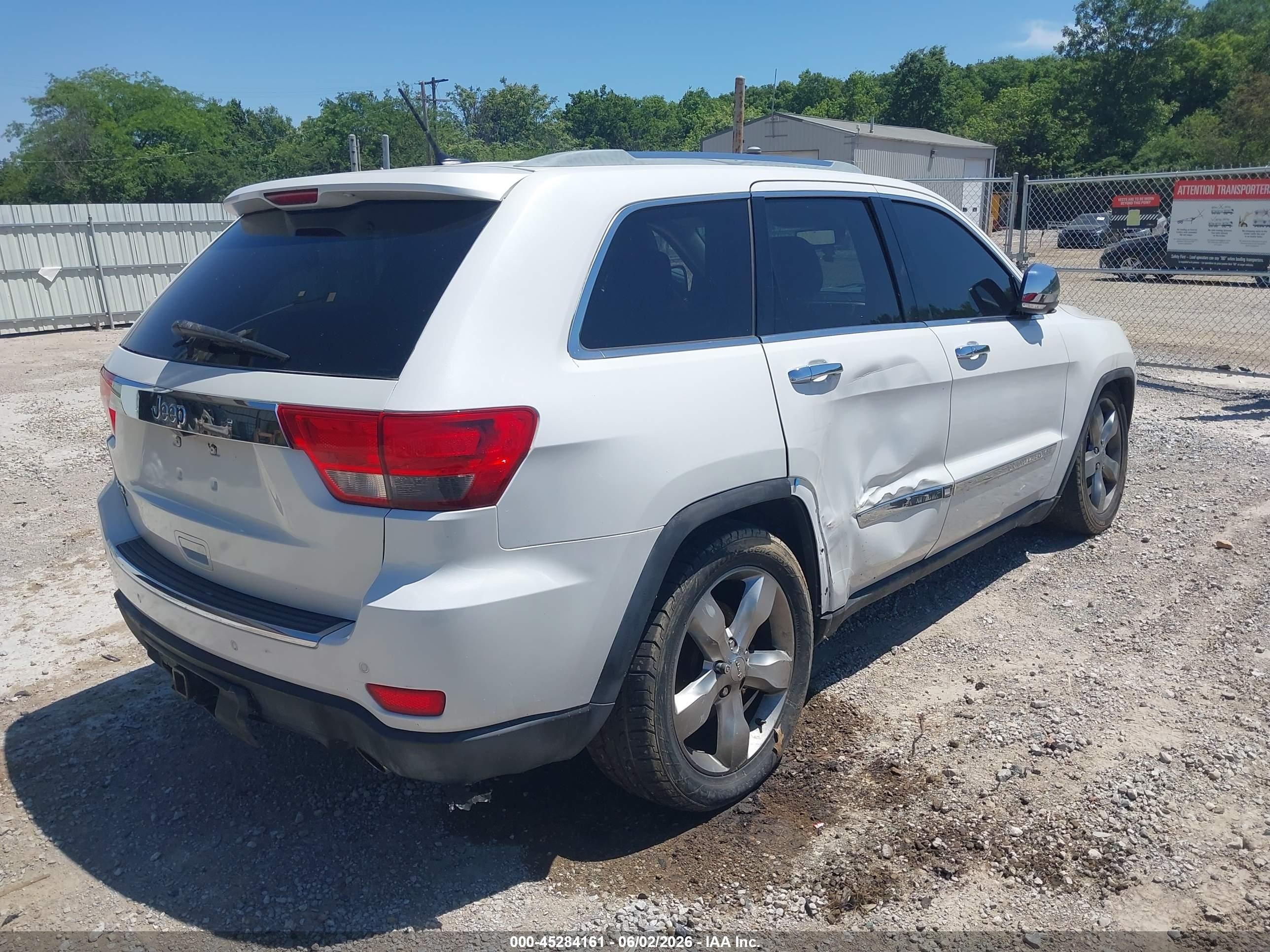 2012 Jeep Grand Cherokee Overland White vin: 1C4RJFCG2CC104721