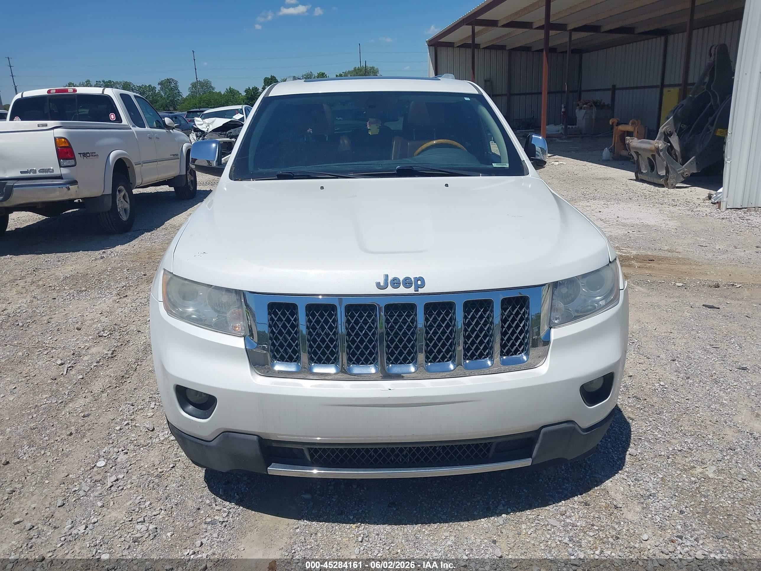 2012 Jeep Grand Cherokee Overland White vin: 1C4RJFCG2CC104721