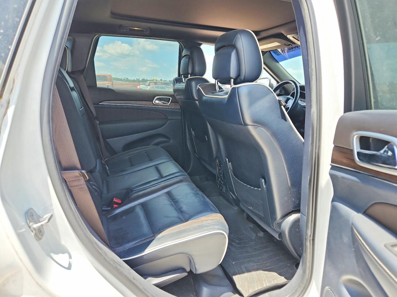 2014 Jeep Grand Cherokee Overland White vin: 1C4RJFCG2EC214073