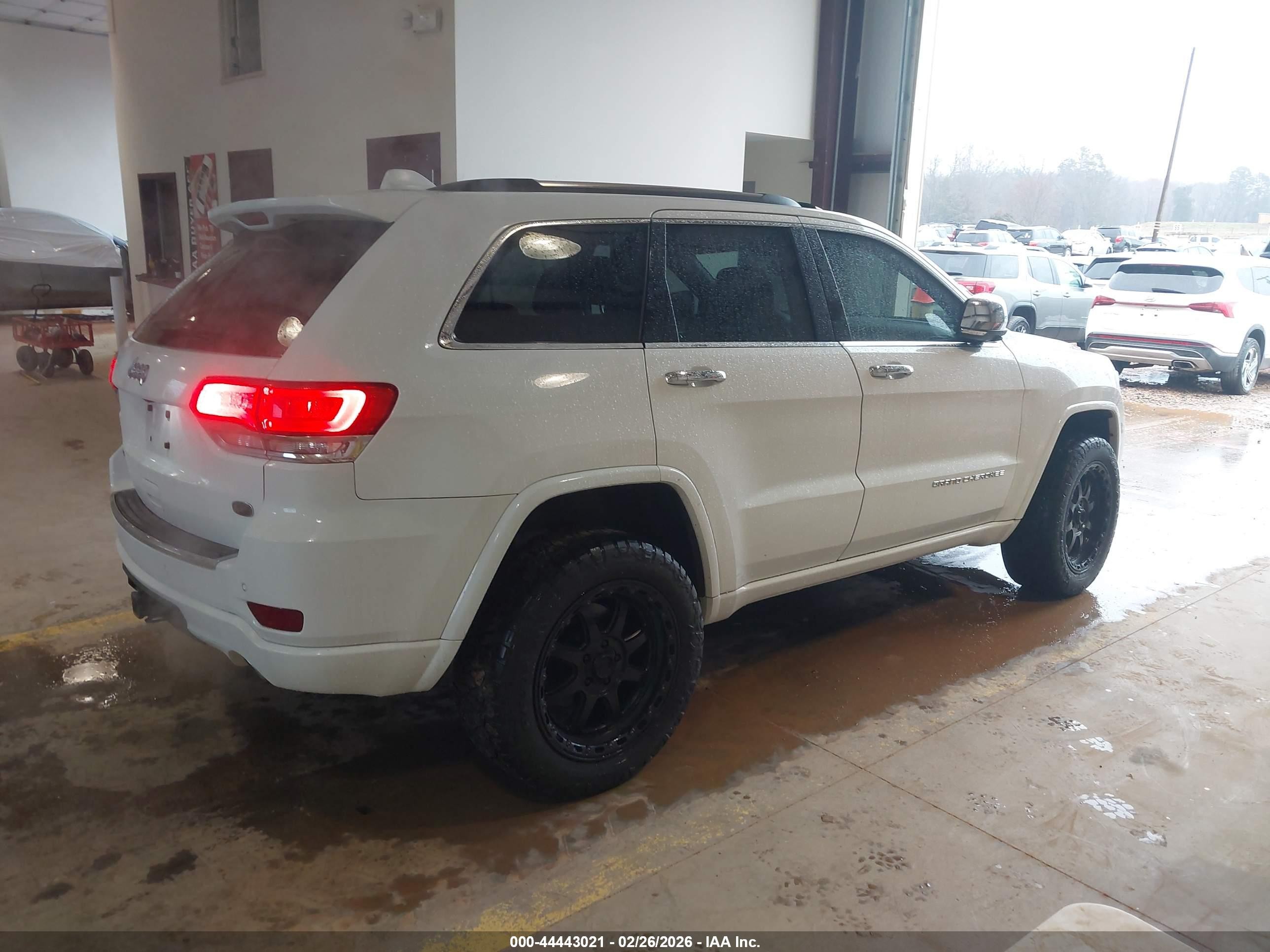 2014 Jeep Grand Cherokee Overland White vin: 1C4RJFCG2EC362790