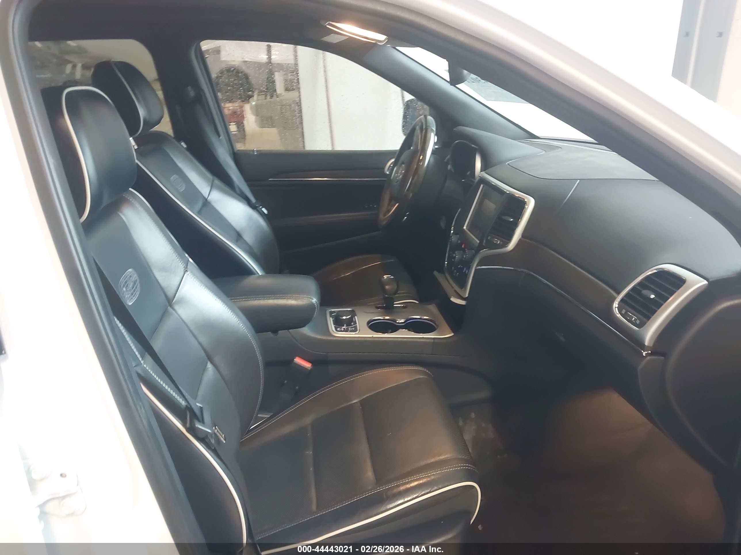 2014 Jeep Grand Cherokee Overland White vin: 1C4RJFCG2EC362790