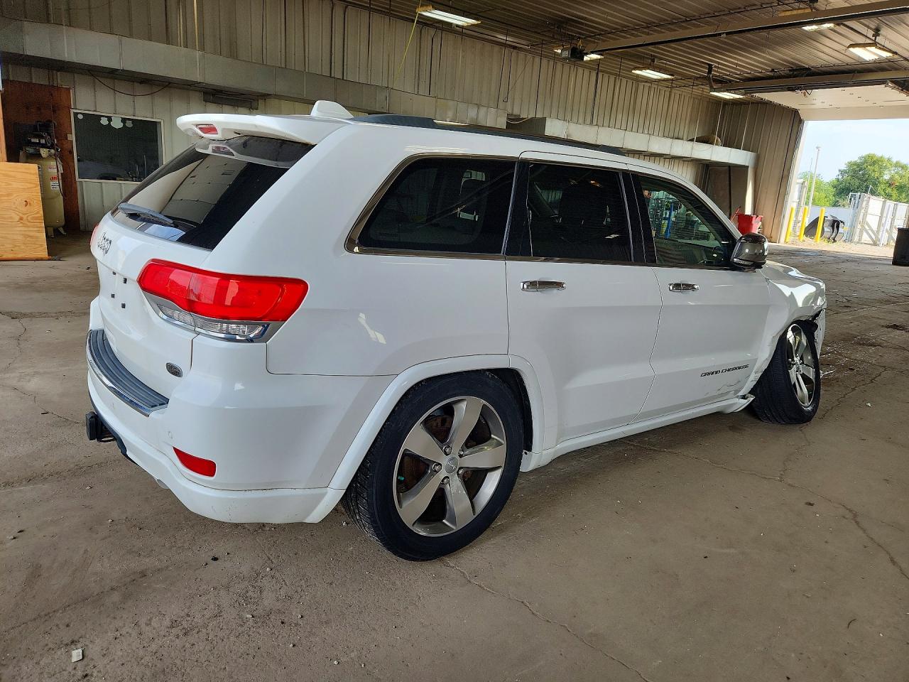 2014 Jeep Grand Cherokee Overland White vin: 1C4RJFCG2EC498675