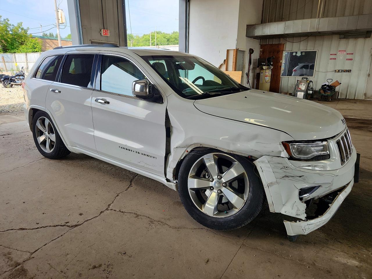 2014 Jeep Grand Cherokee Overland White vin: 1C4RJFCG2EC498675