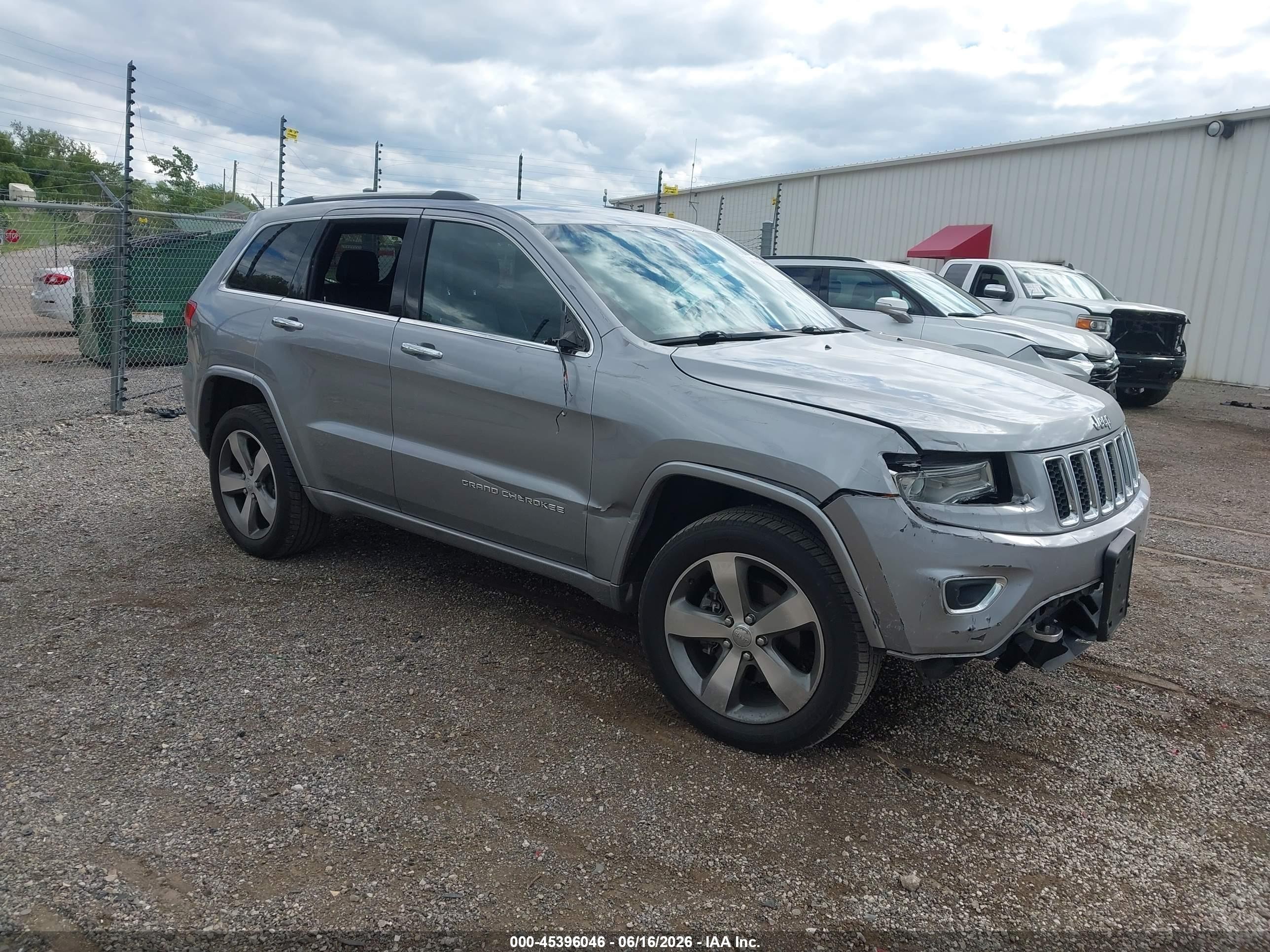 2015 Jeep Grand Cherokee Overland Silver vin: 1C4RJFCG2FC136685