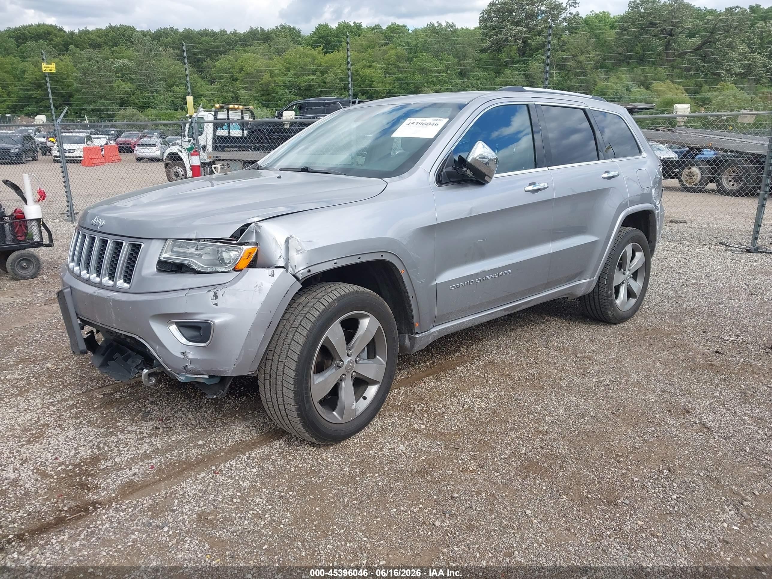 2015 Jeep Grand Cherokee Overland Silver vin: 1C4RJFCG2FC136685