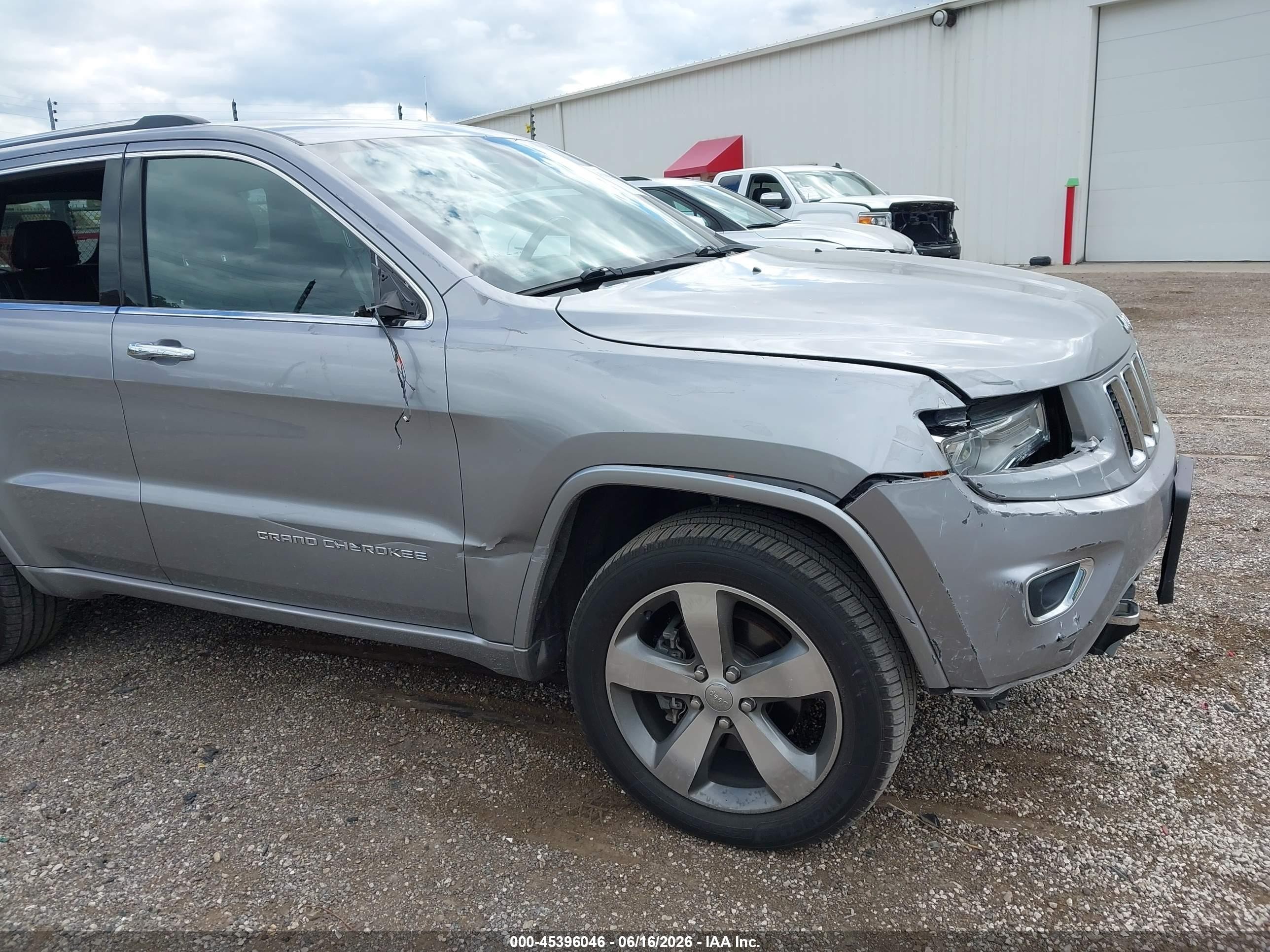 2015 Jeep Grand Cherokee Overland Silver vin: 1C4RJFCG2FC136685