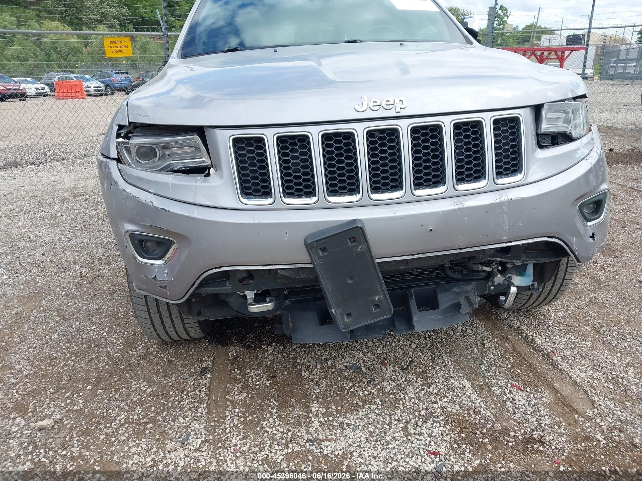 2015 Jeep Grand Cherokee Overland Silver vin: 1C4RJFCG2FC136685