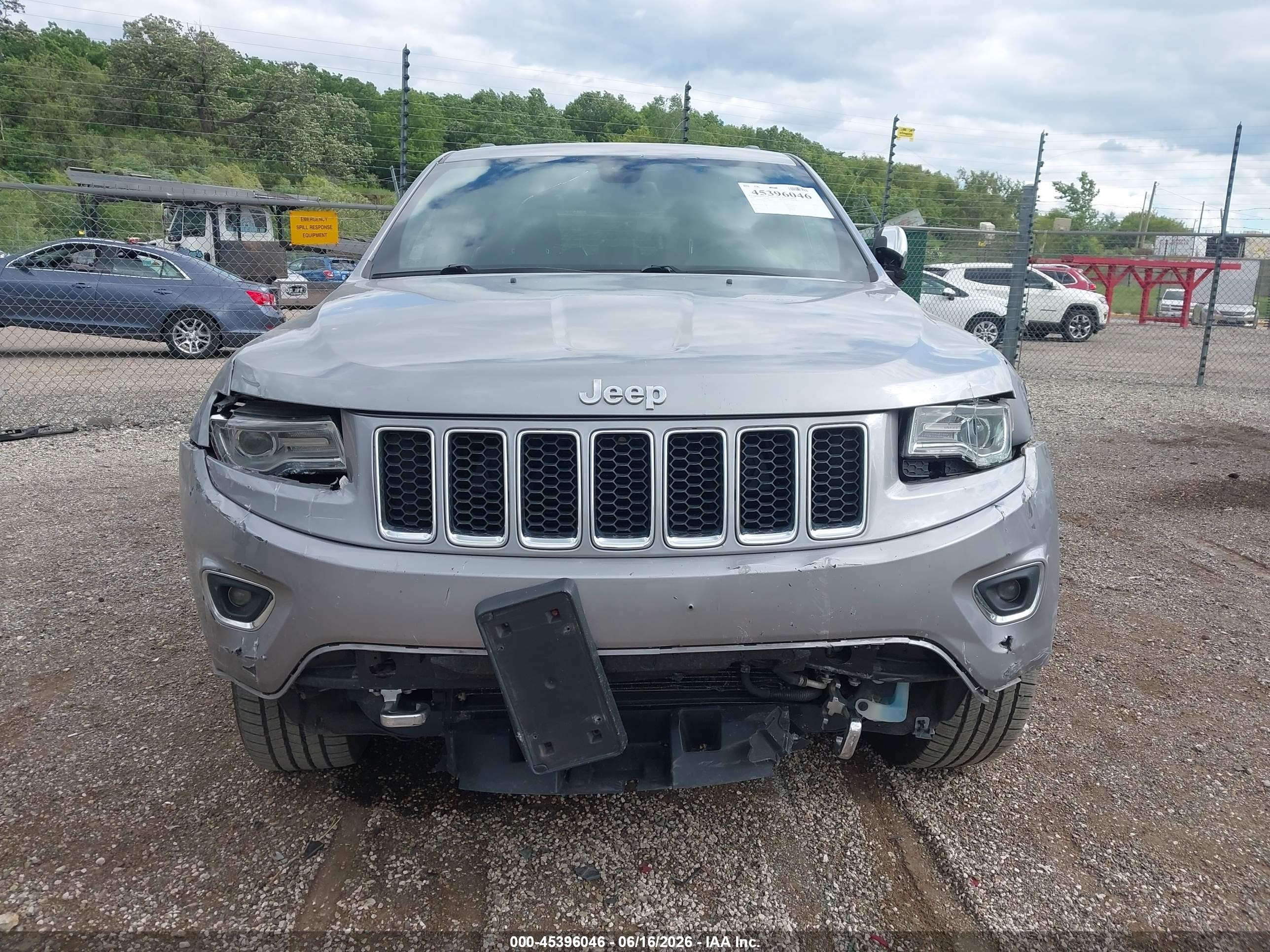 2015 Jeep Grand Cherokee Overland Silver vin: 1C4RJFCG2FC136685
