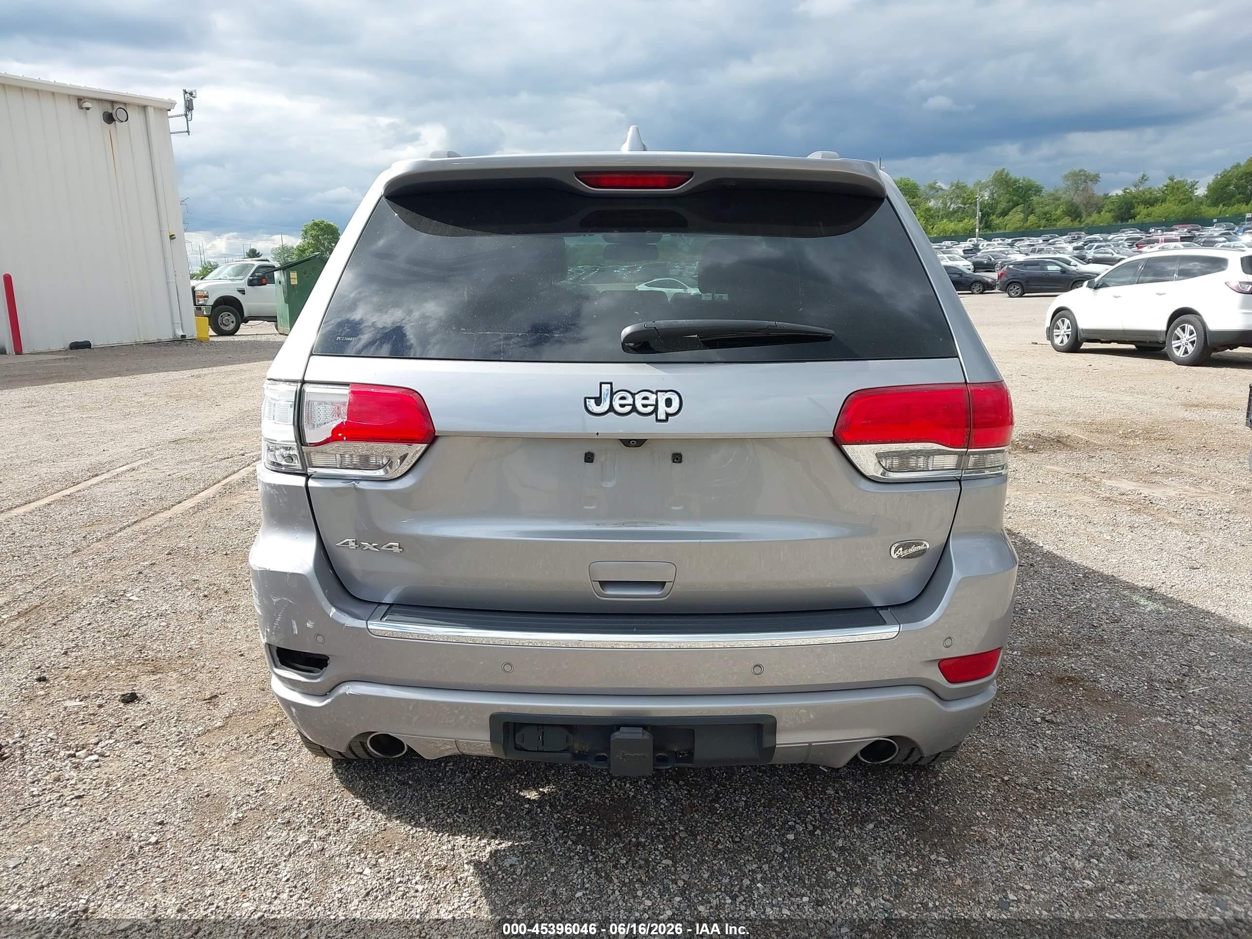 2015 Jeep Grand Cherokee Overland Silver vin: 1C4RJFCG2FC136685