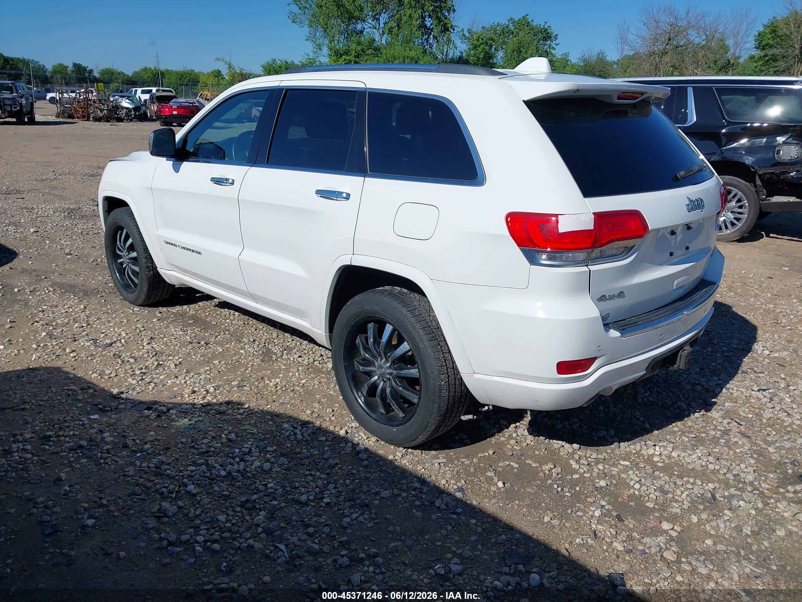 2015 Jeep Grand Cherokee Overland White vin: 1C4RJFCG2FC634112