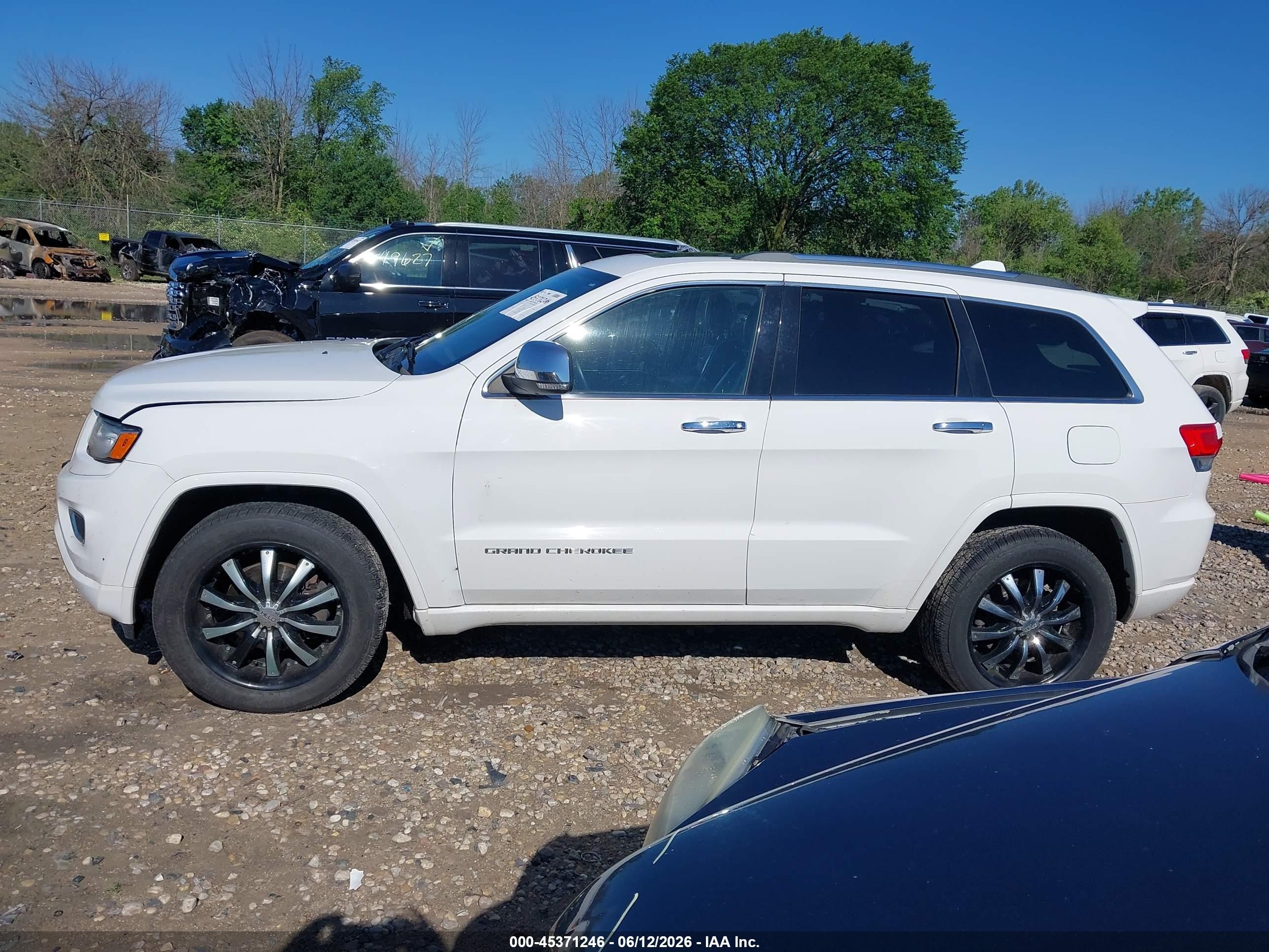 2015 Jeep Grand Cherokee Overland White vin: 1C4RJFCG2FC634112