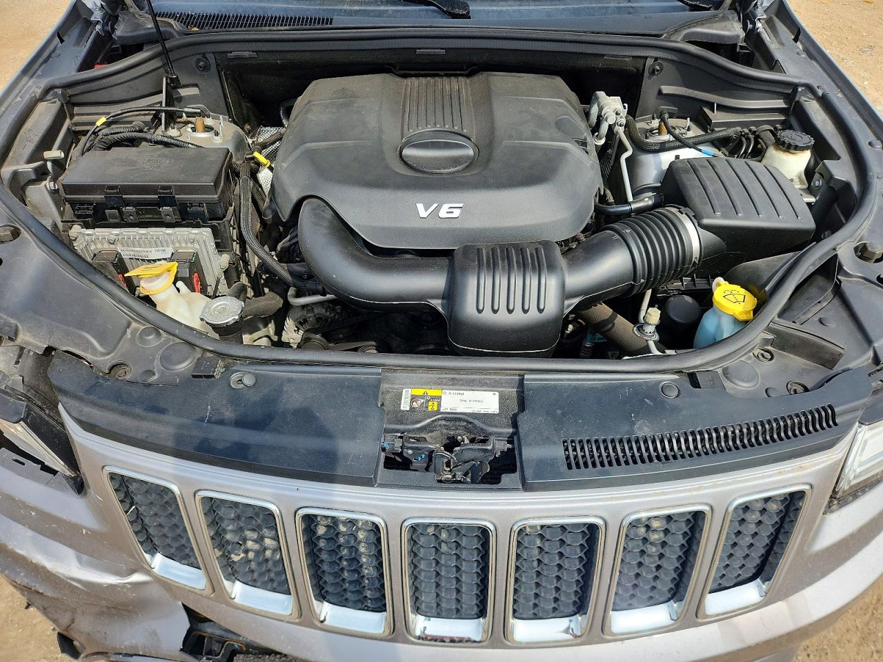 2015 Jeep Grand Cherokee Overland Серебряный vin: 1C4RJFCG2FC639634
