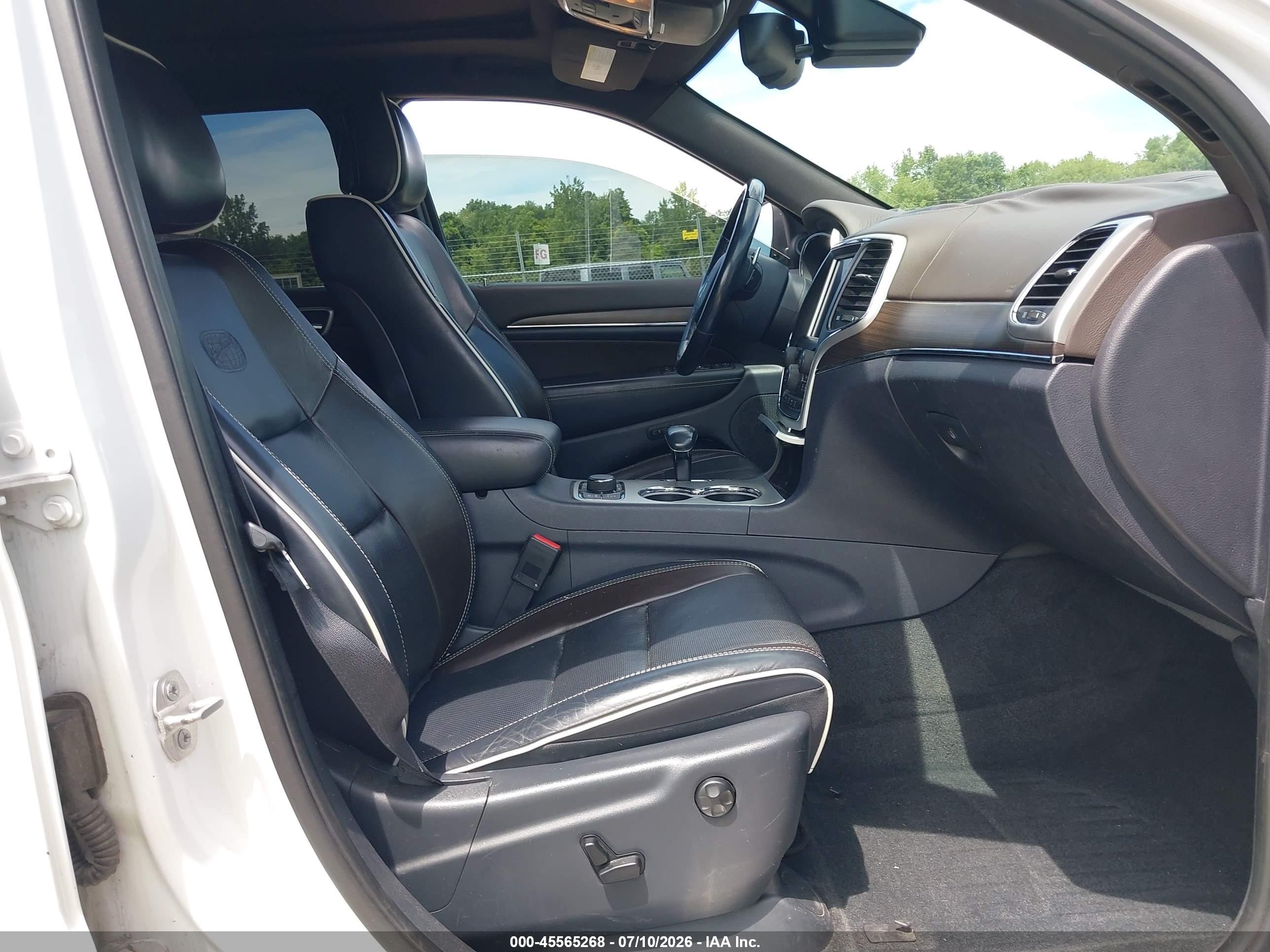 2015 Jeep Grand Cherokee Overland White vin: 1C4RJFCG2FC664548