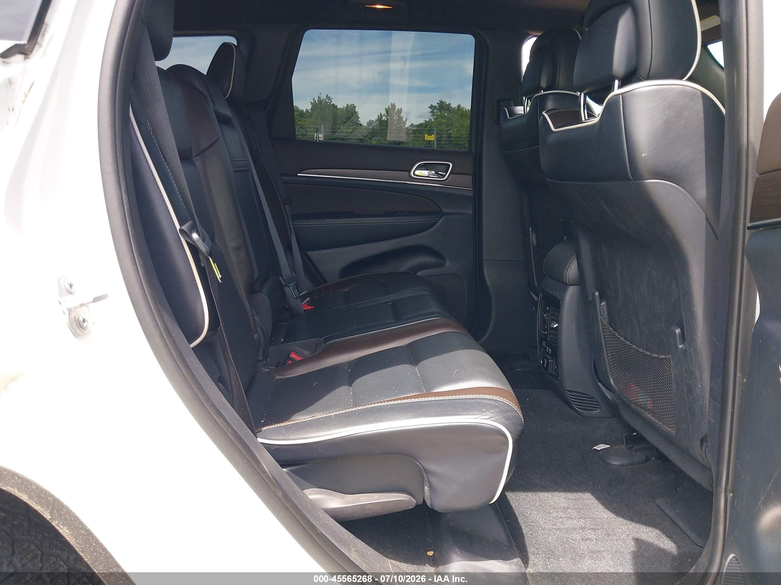 2015 Jeep Grand Cherokee Overland White vin: 1C4RJFCG2FC664548