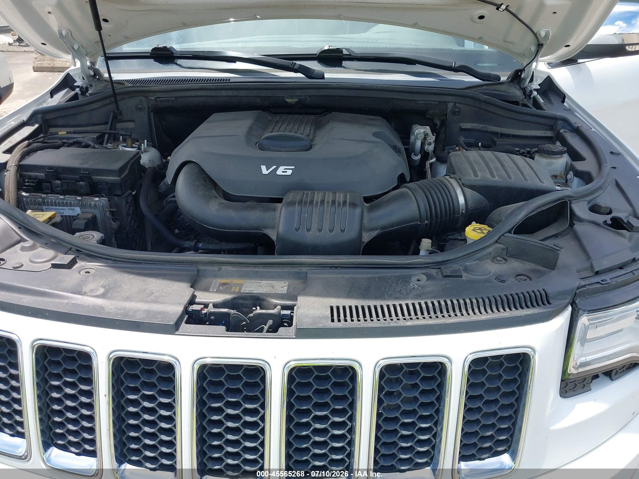 2015 Jeep Grand Cherokee Overland White vin: 1C4RJFCG2FC664548
