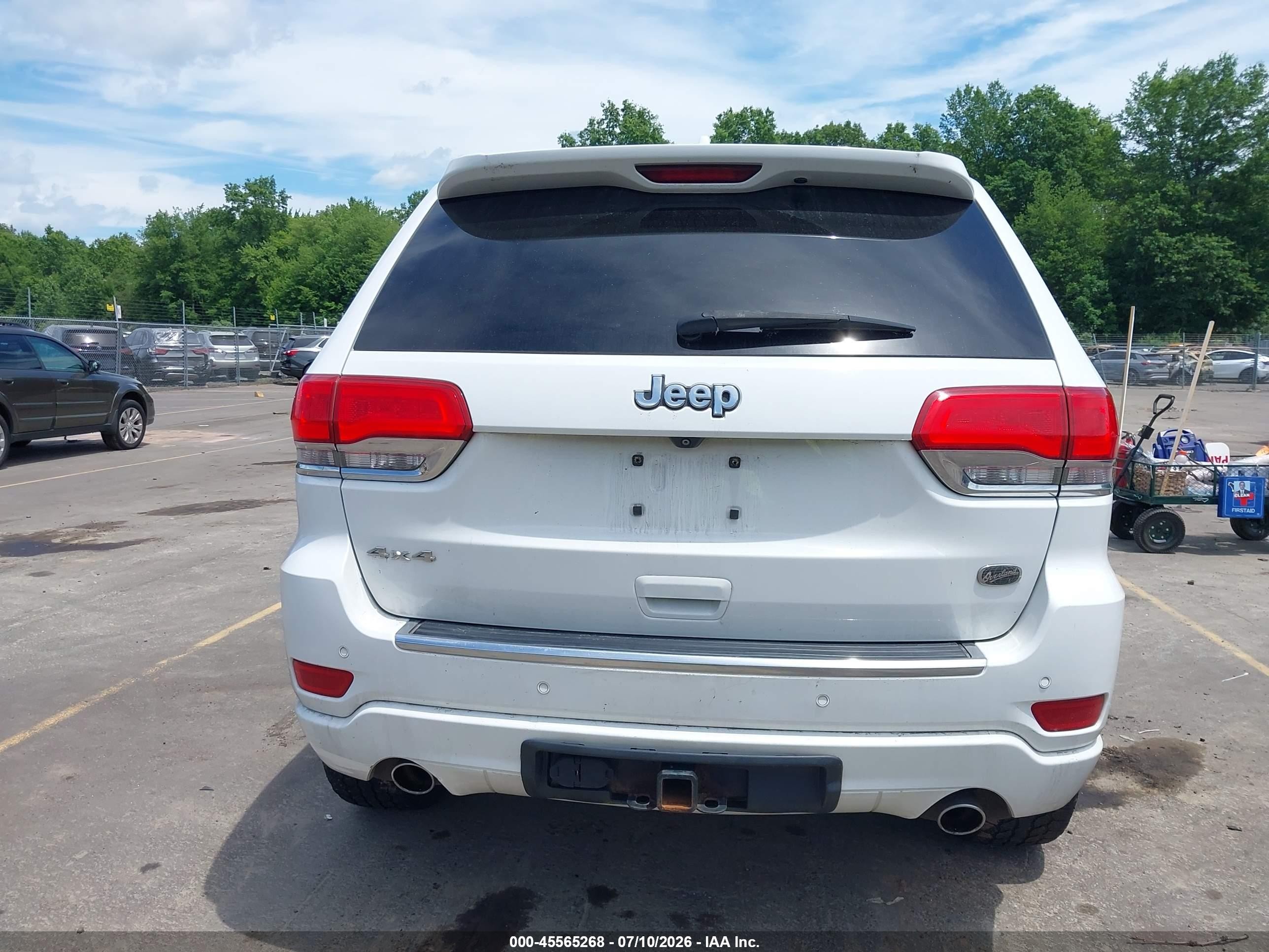 2015 Jeep Grand Cherokee Overland White vin: 1C4RJFCG2FC664548