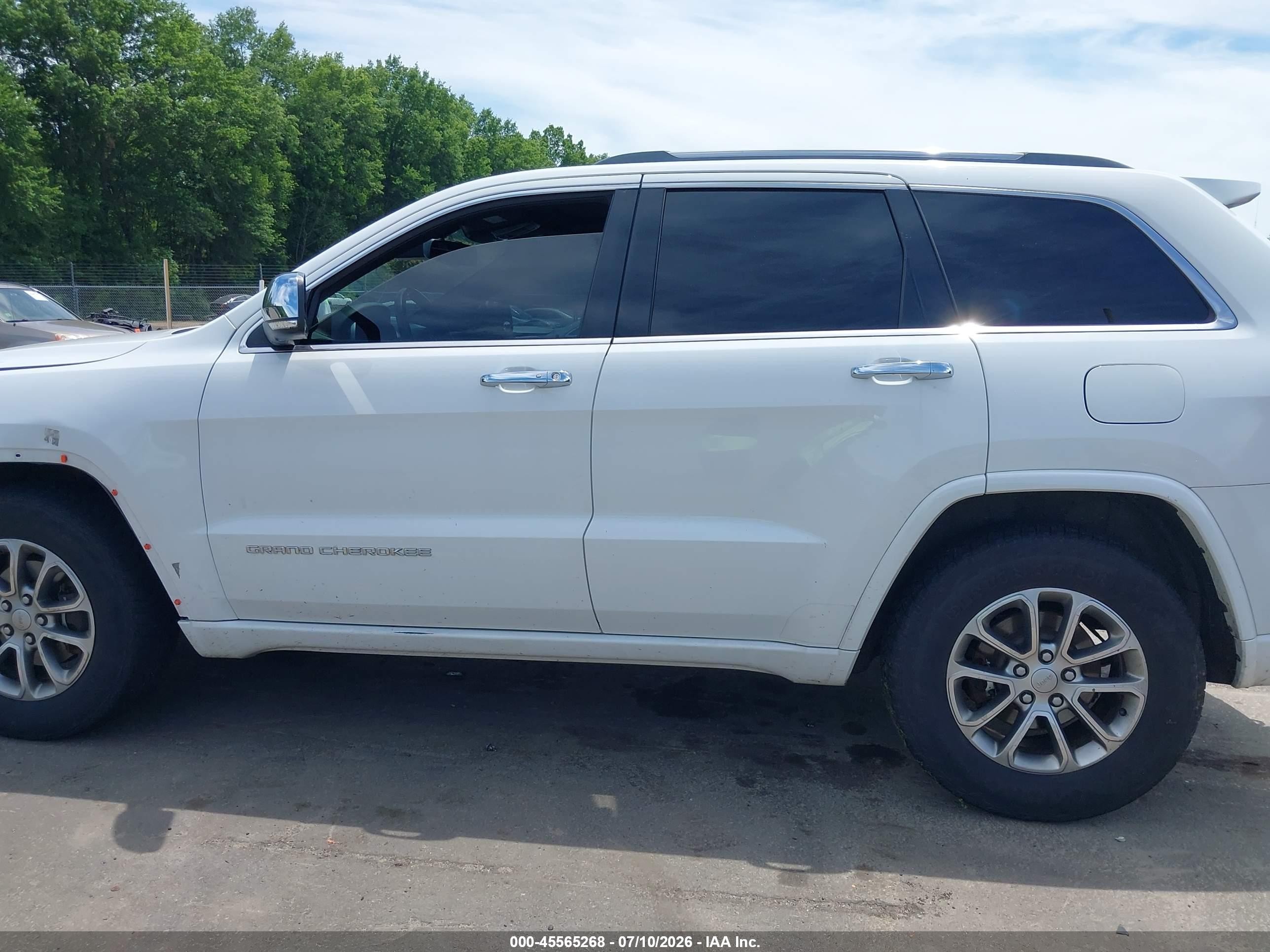 2015 Jeep Grand Cherokee Overland White vin: 1C4RJFCG2FC664548