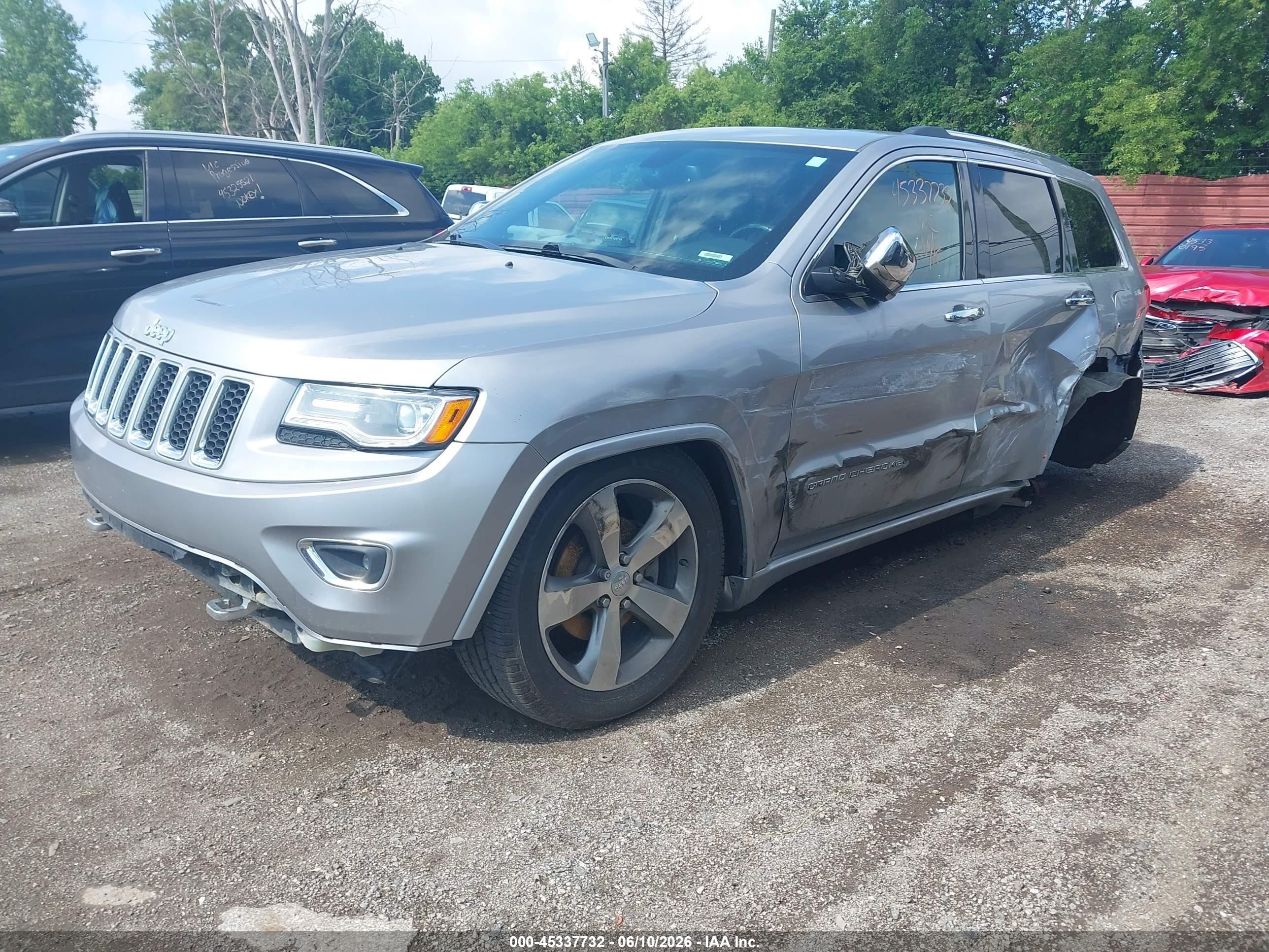 2015 Jeep Grand Cherokee Overland Silver vin: 1C4RJFCG2FC748854